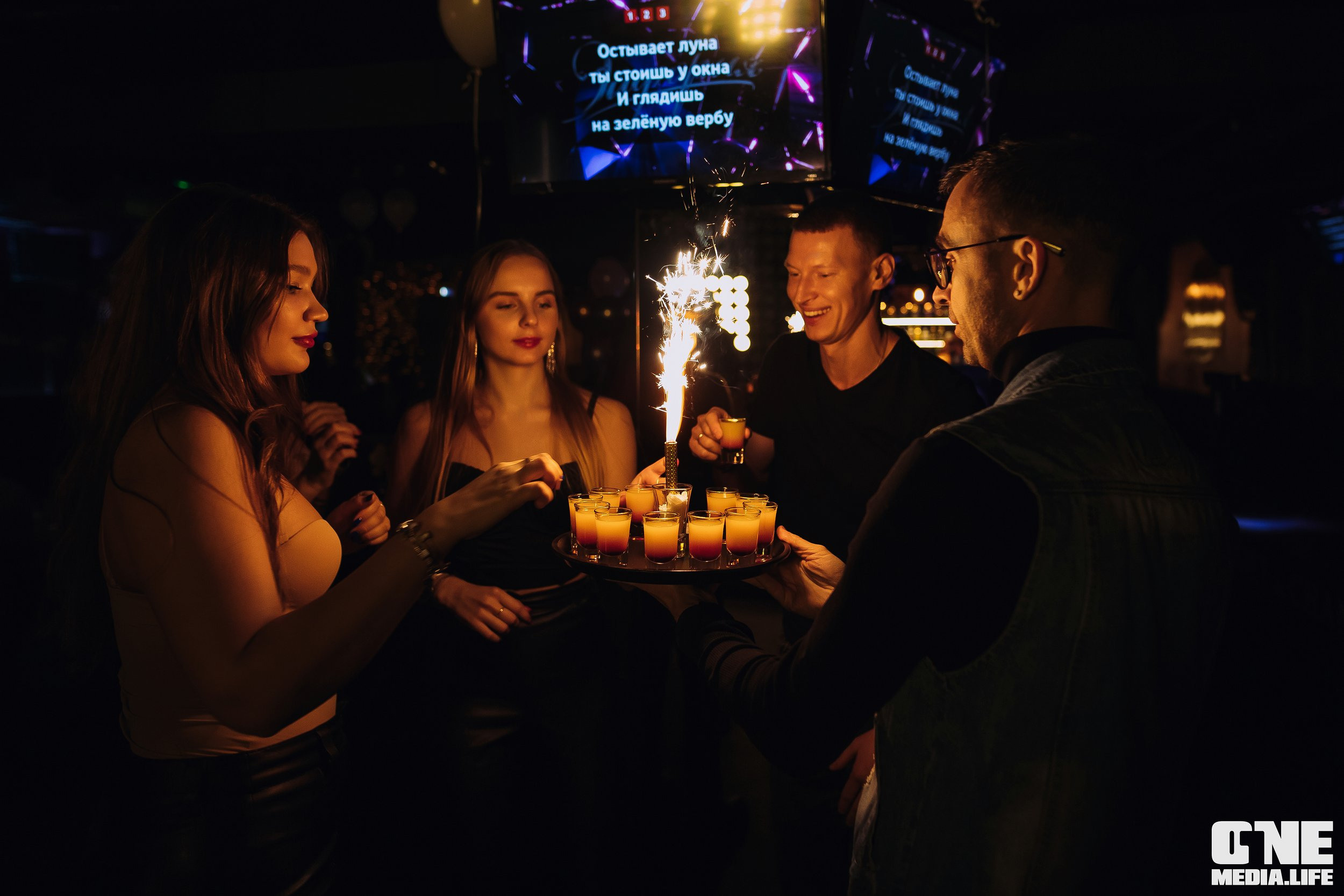 Фоторепортаж из караоке-клуба Эйфория. One Media Life: фоторепортажи, фотоотчеты с мероприятий и заведений