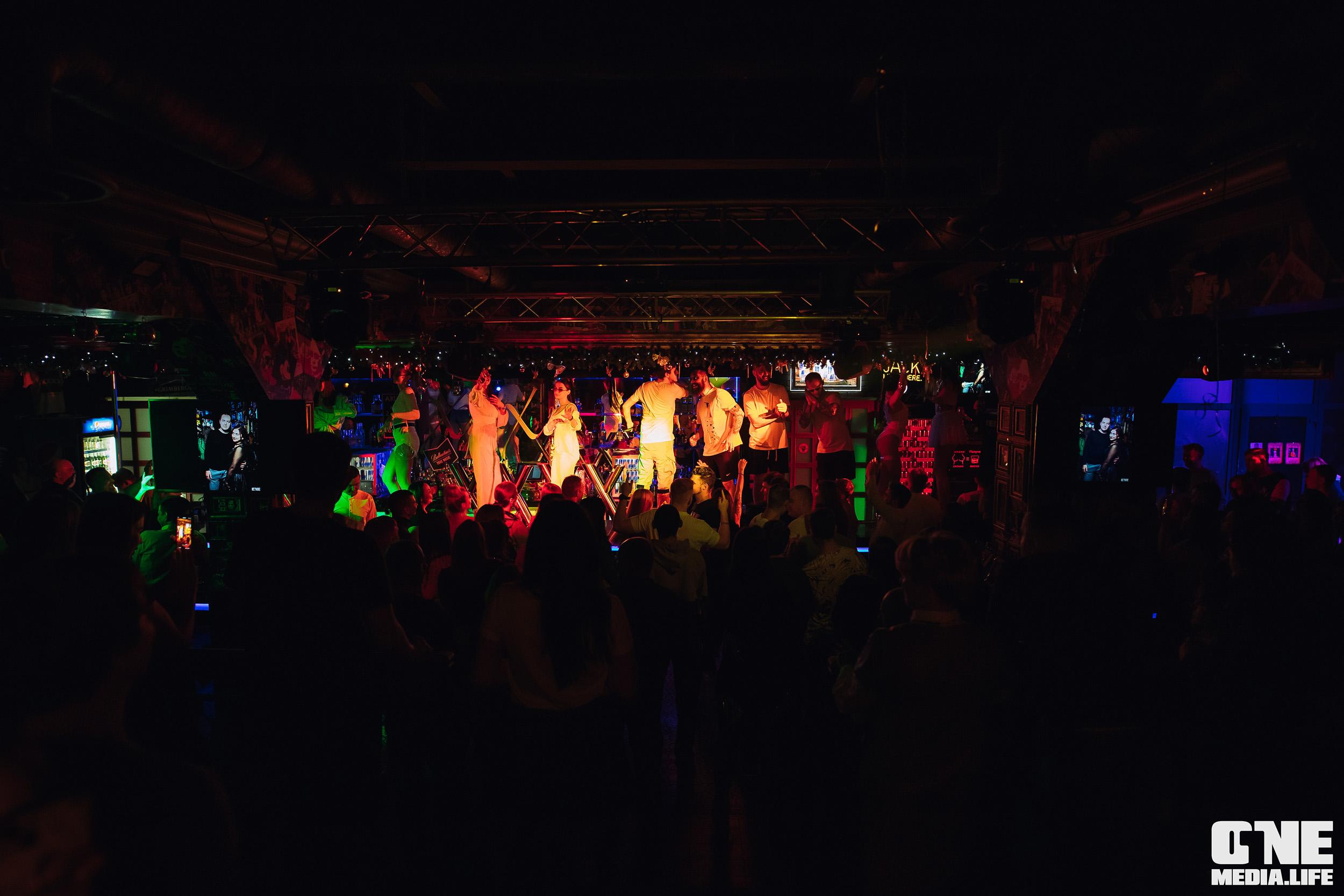 Фоторепортаж из экстрим бара XxxX. One Media Life: фоторепортажи, фотоотчеты с мероприятий и заведений