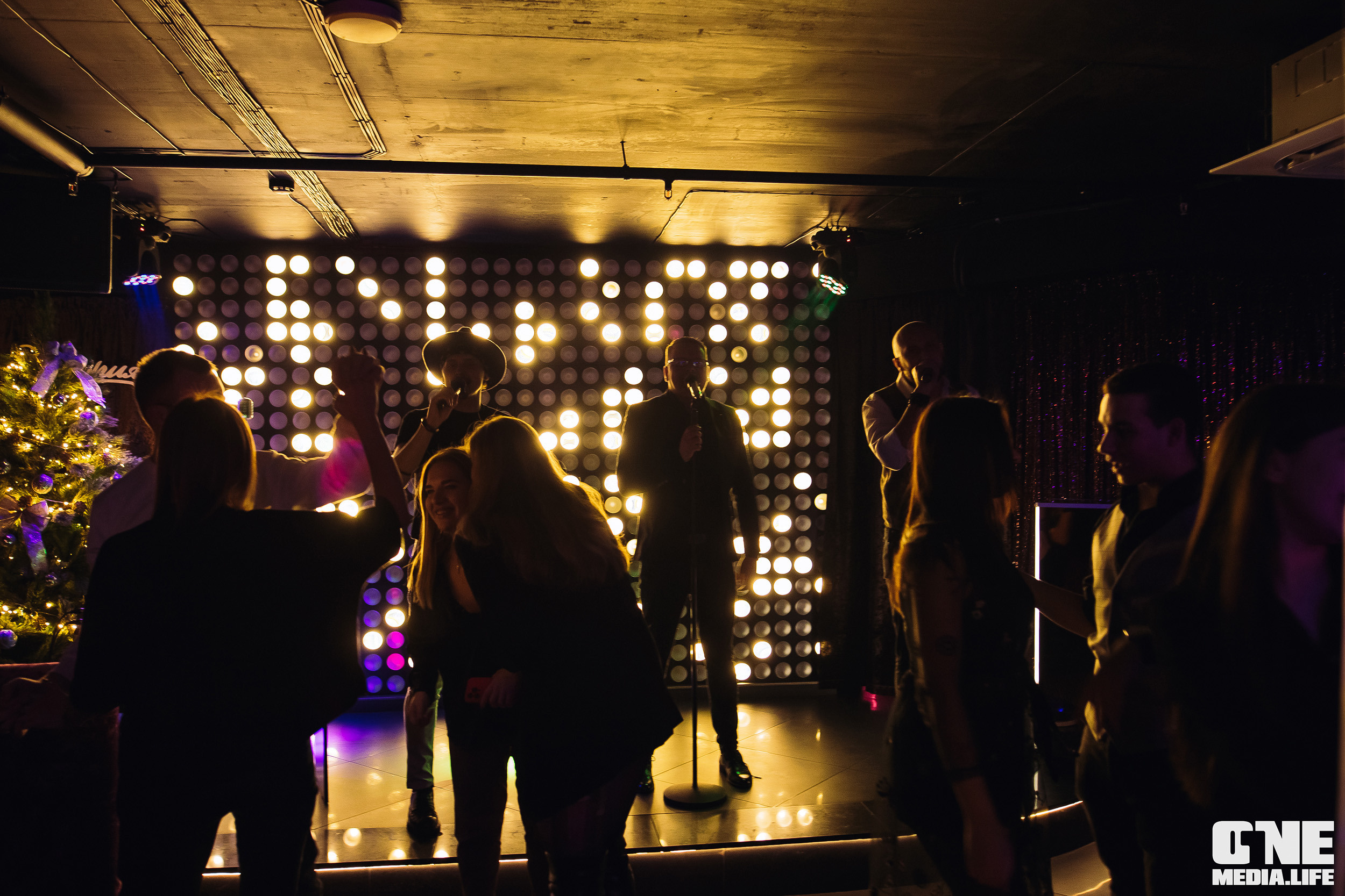 Фоторепортаж из караоке-клуба Эйфория. One Media Life: фоторепортажи, фотоотчеты с мероприятий и заведений