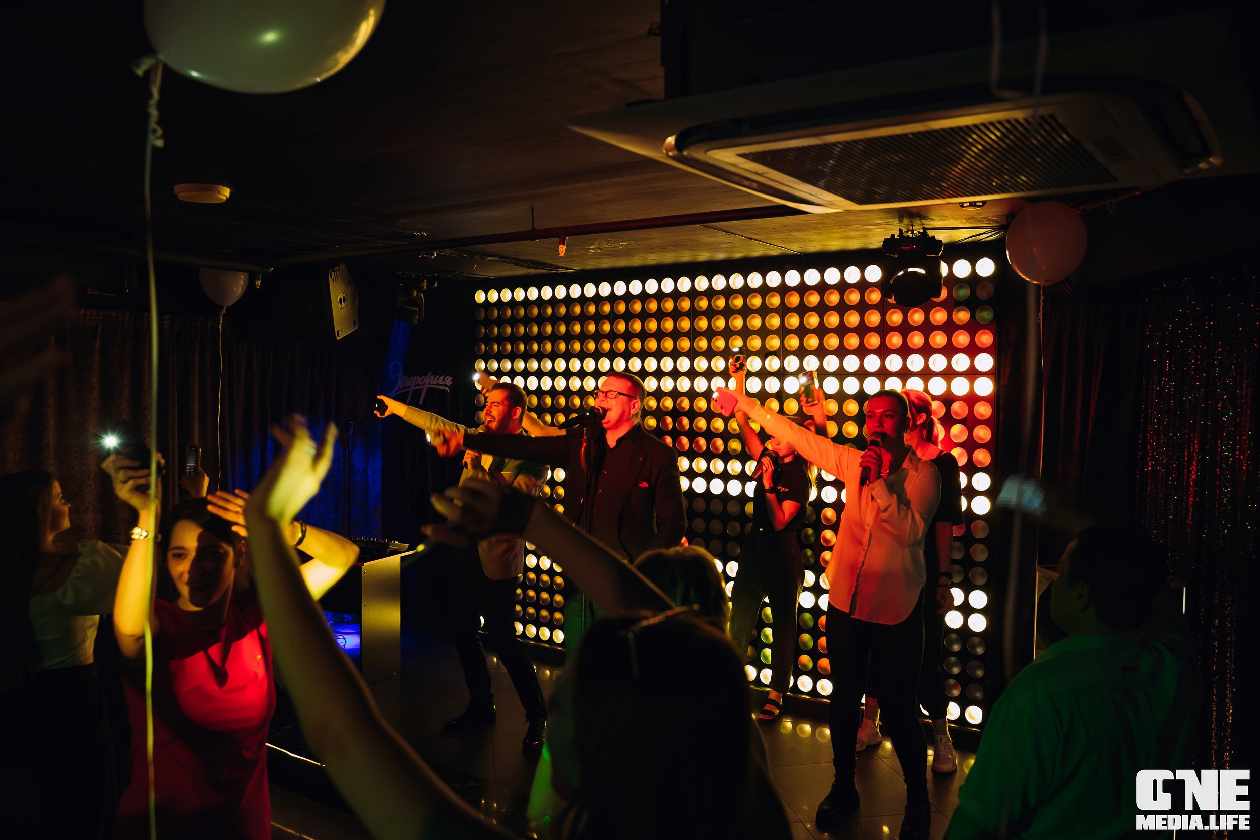 Фоторепортаж из караоке-клуба Эйфория. One Media Life: фоторепортажи, фотоотчеты с мероприятий и заведений