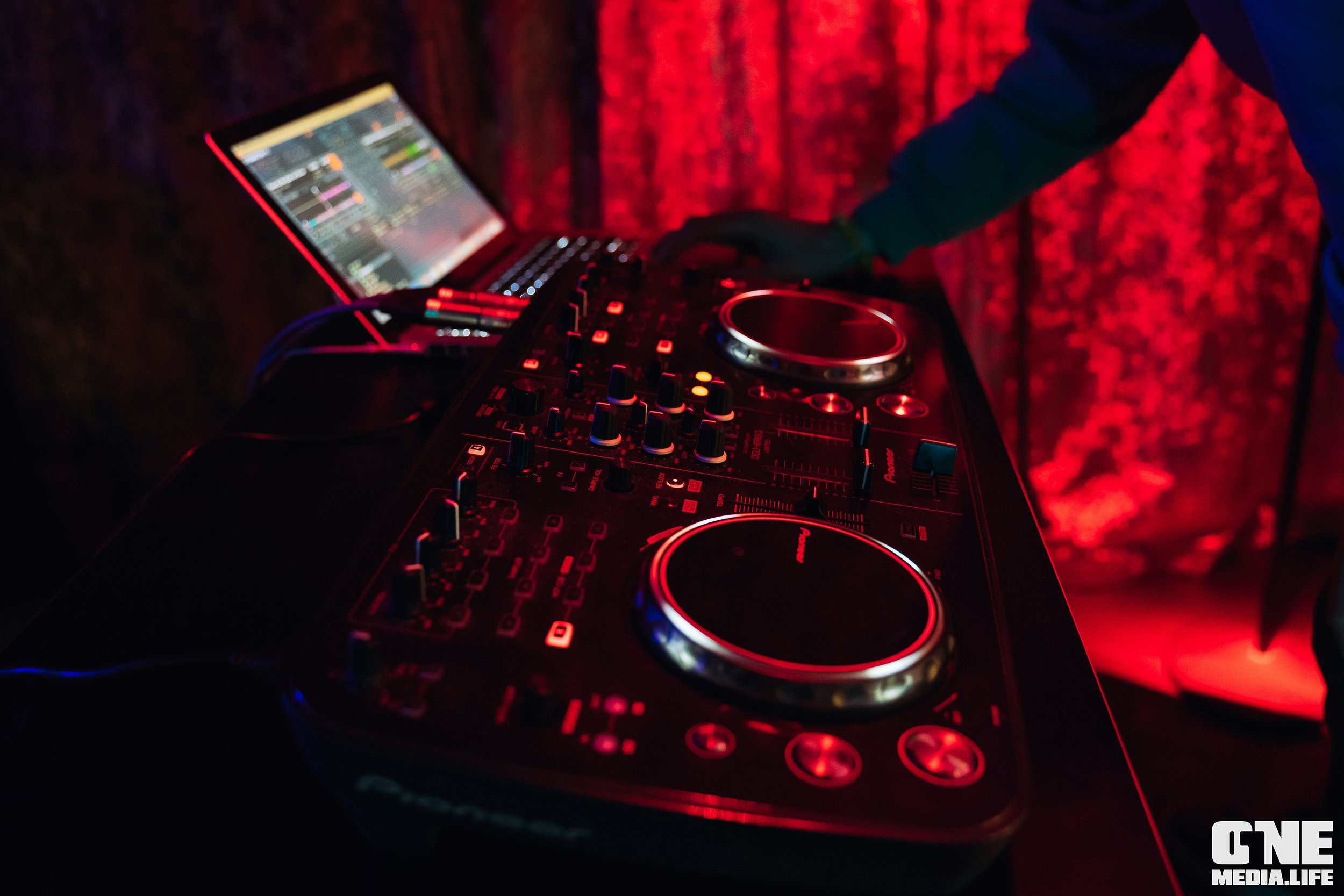 Фоторепортаж из караоке-клуба Эйфория. One Media Life: фоторепортажи, фотоотчеты с мероприятий и заведений