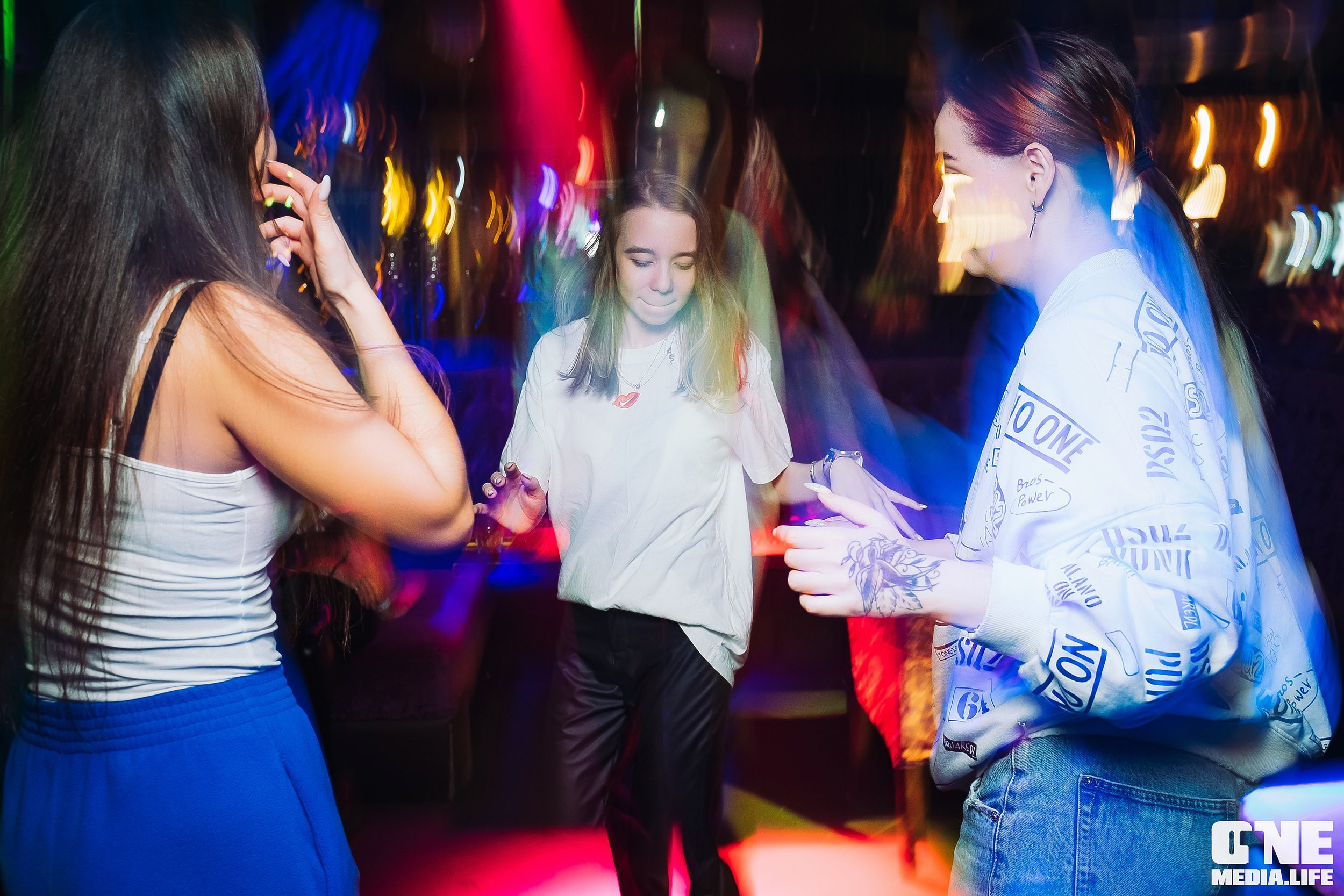 Фоторепортаж из караоке-клуба Эйфория. One Media Life: фоторепортажи, фотоотчеты с мероприятий и заведений