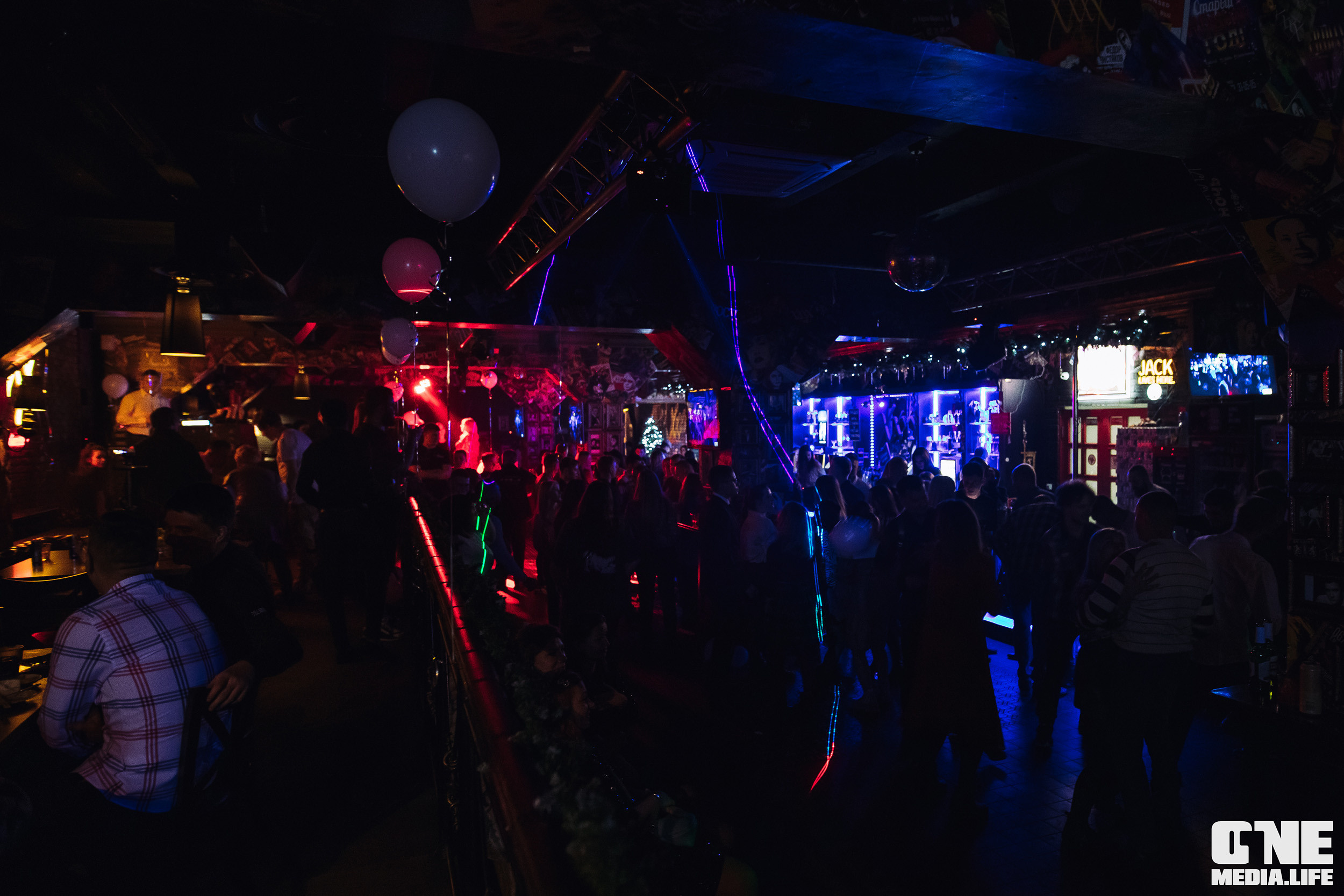 Фоторепортаж из экстрим бара XxxX. One Media Life: фоторепортажи, фотоотчеты с мероприятий и заведений