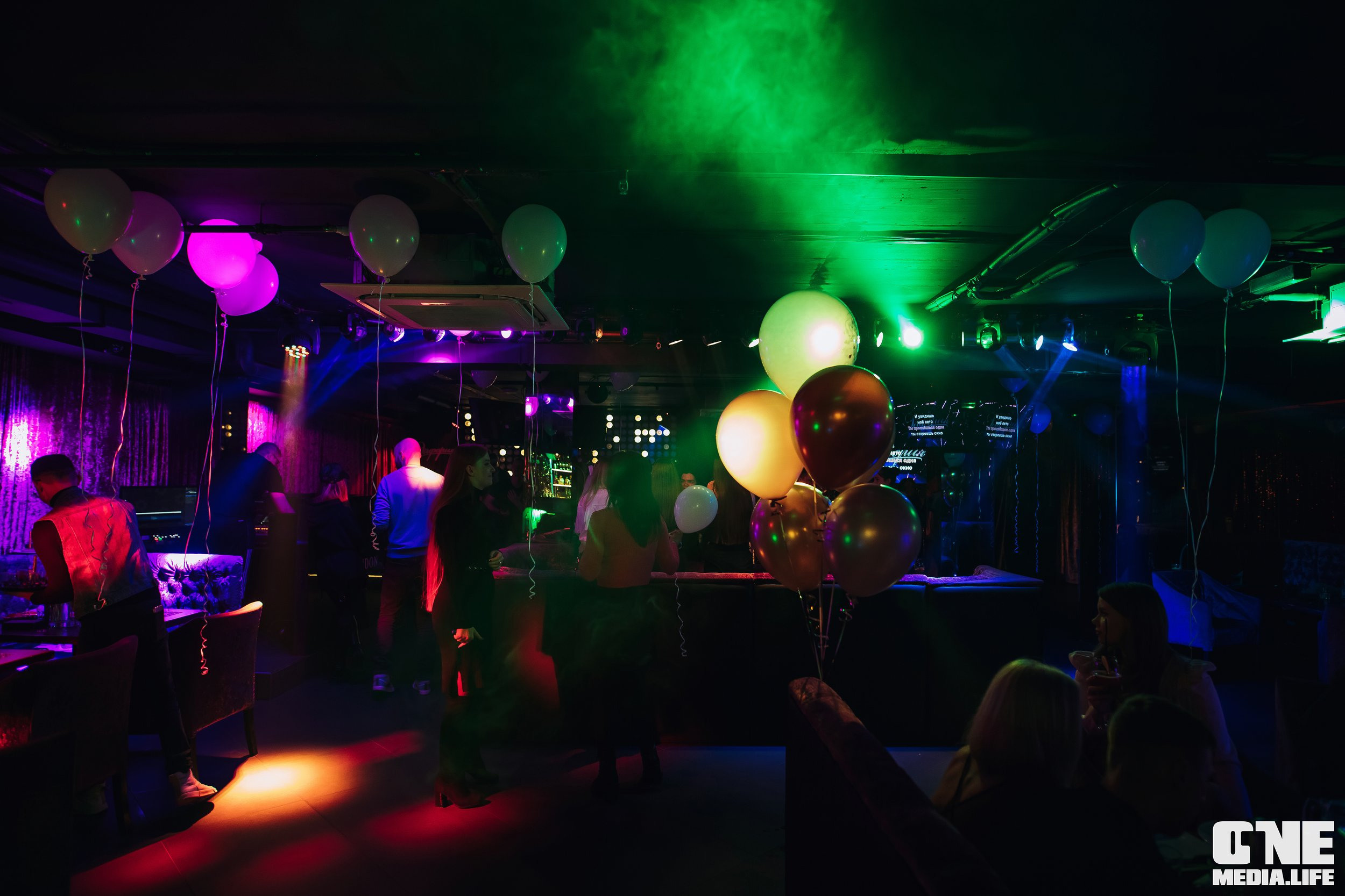 Фоторепортаж из караоке-клуба Эйфория. One Media Life: фоторепортажи, фотоотчеты с мероприятий и заведений