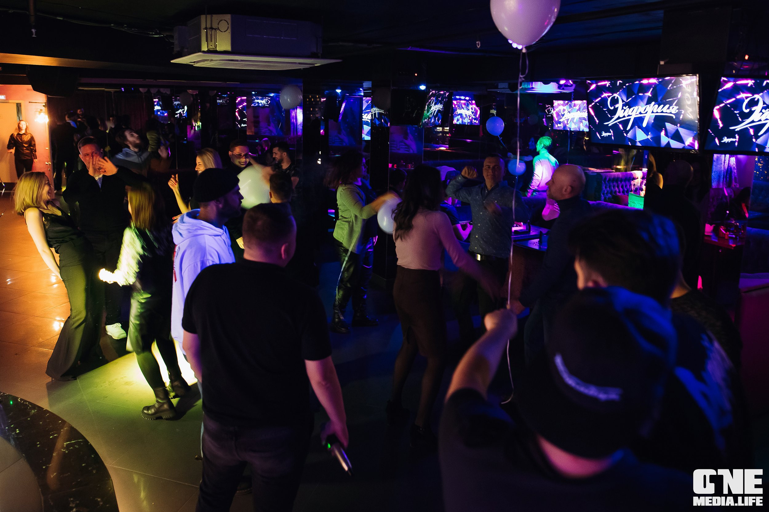 Фоторепортаж из караоке-клуба Эйфория. One Media Life: фоторепортажи, фотоотчеты с мероприятий и заведений