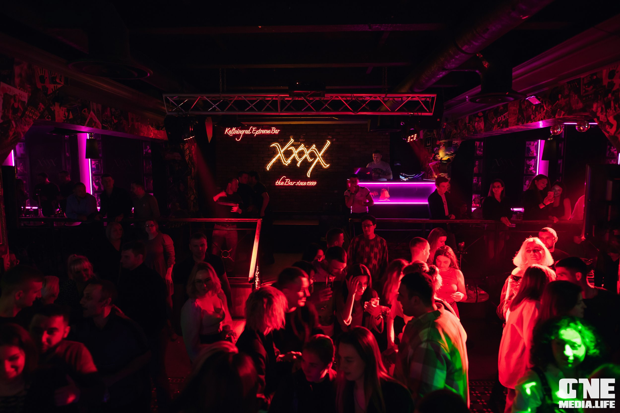 Фоторепортаж из экстрим бара XxxX. One Media Life: фоторепортажи, фотоотчеты с мероприятий и заведений