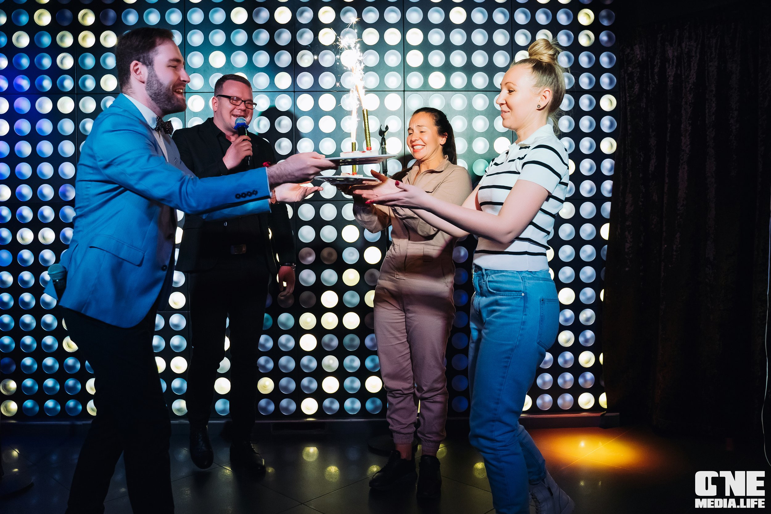 Фоторепортаж из караоке-клуба Эйфория. One Media Life: фоторепортажи, фотоотчеты с мероприятий и заведений