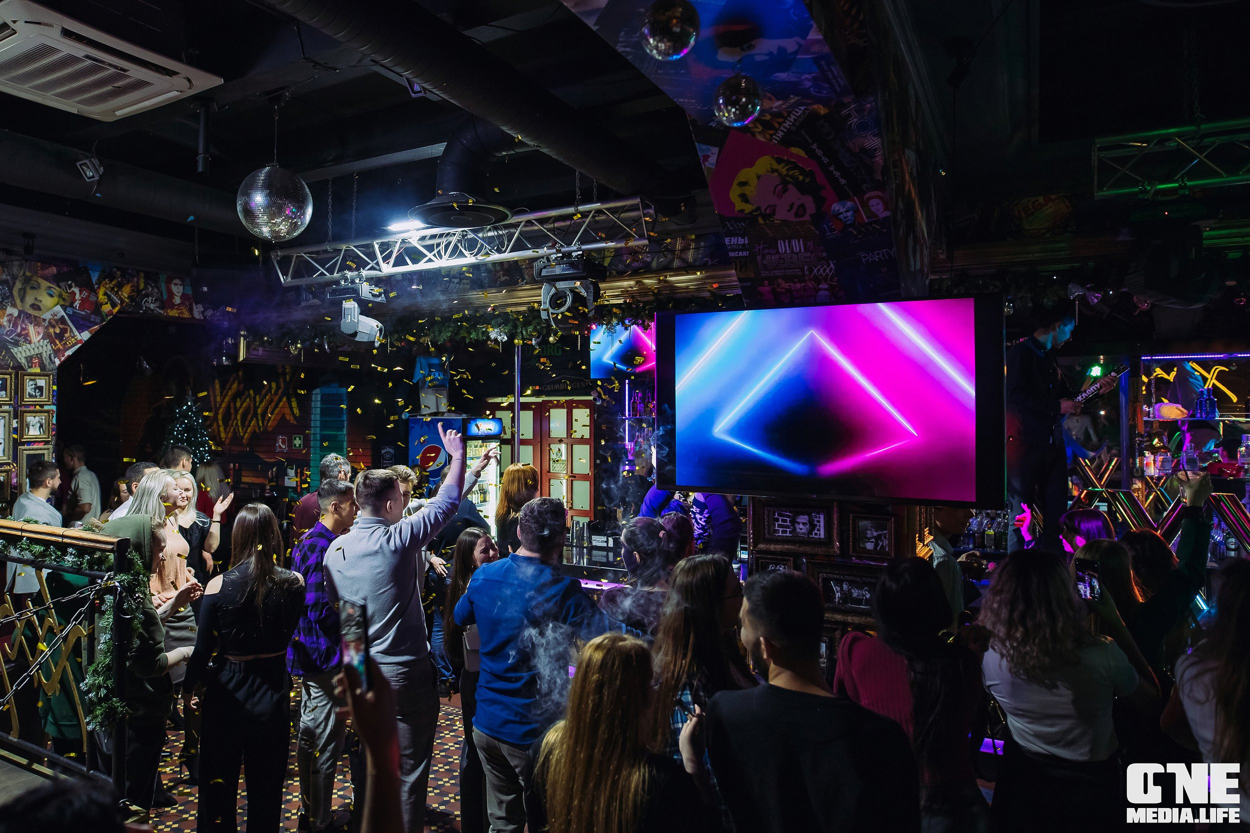 Фоторепортаж из бара XxxX. One Media Life: фоторепортажи, фотоотчеты с мероприятий и заведений