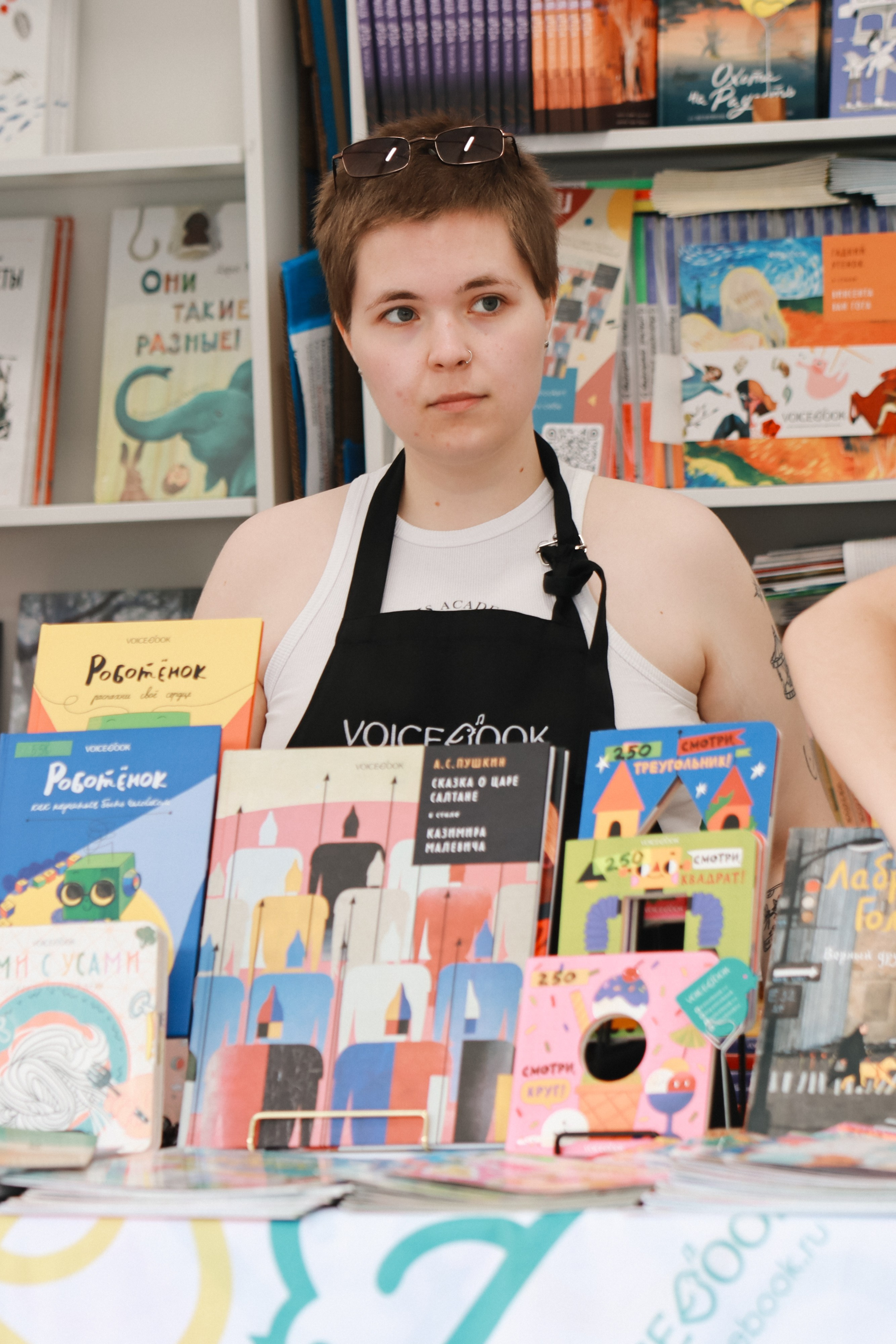 Фотосессия для издательства «Voice Book». Репортажный фотограф в Москве и Зеленограде Karina-vozd