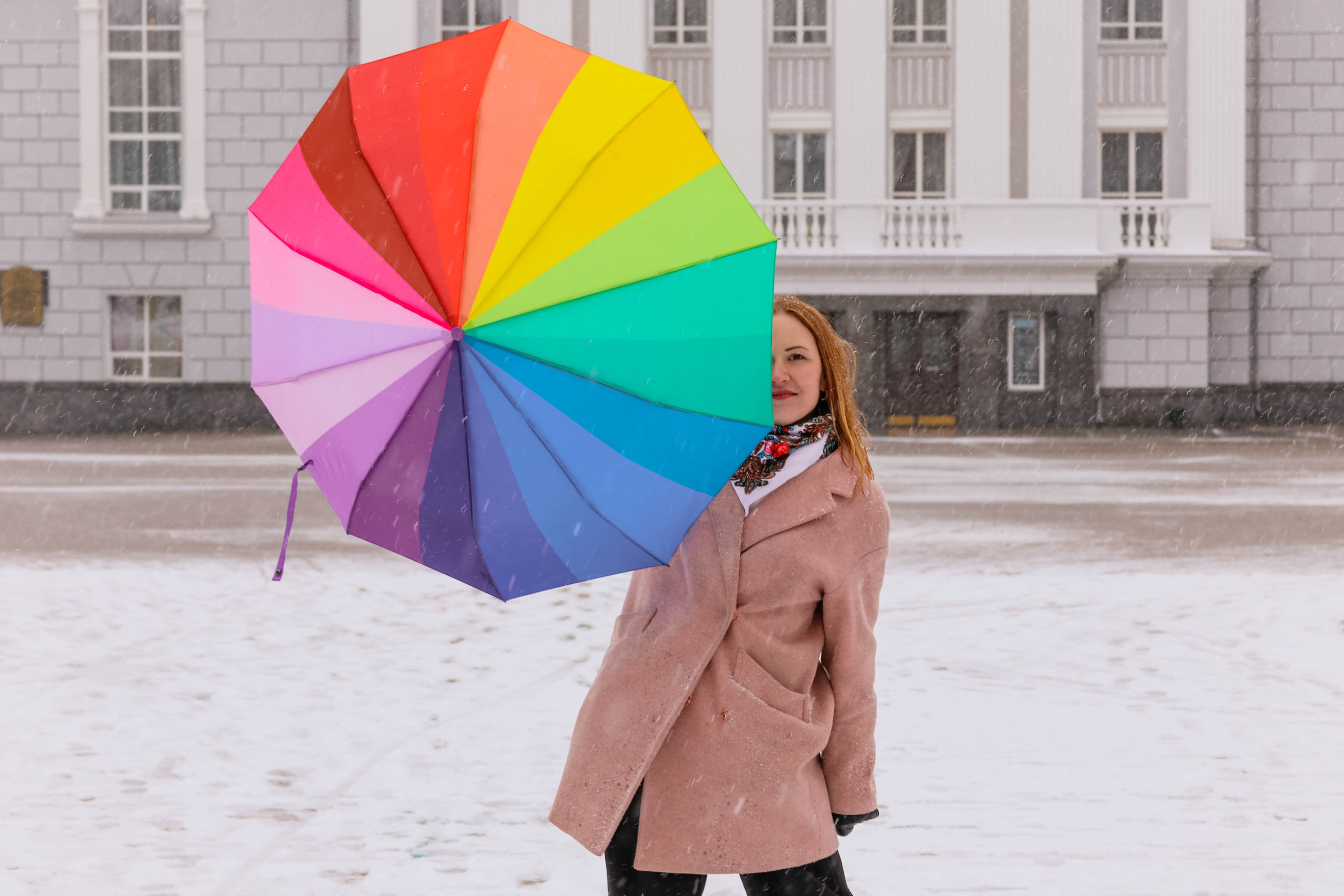 Маша с зонтиком. Фотограф Пермь. Фотосессия в фотостудии Перми и на свежем воздухе