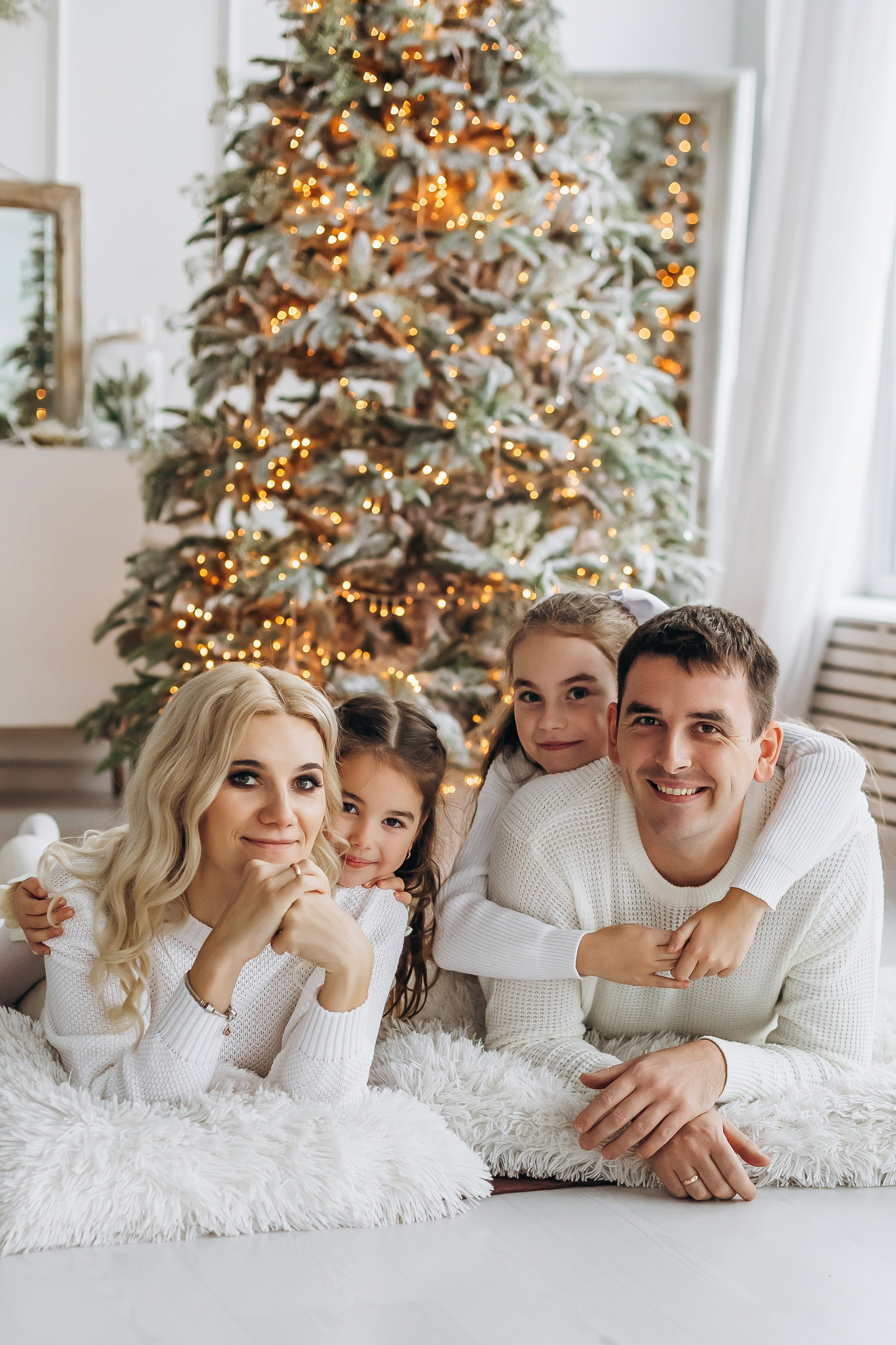 Семейная новогодняя фотосессия. Портретный и семейный фотограф в Минске