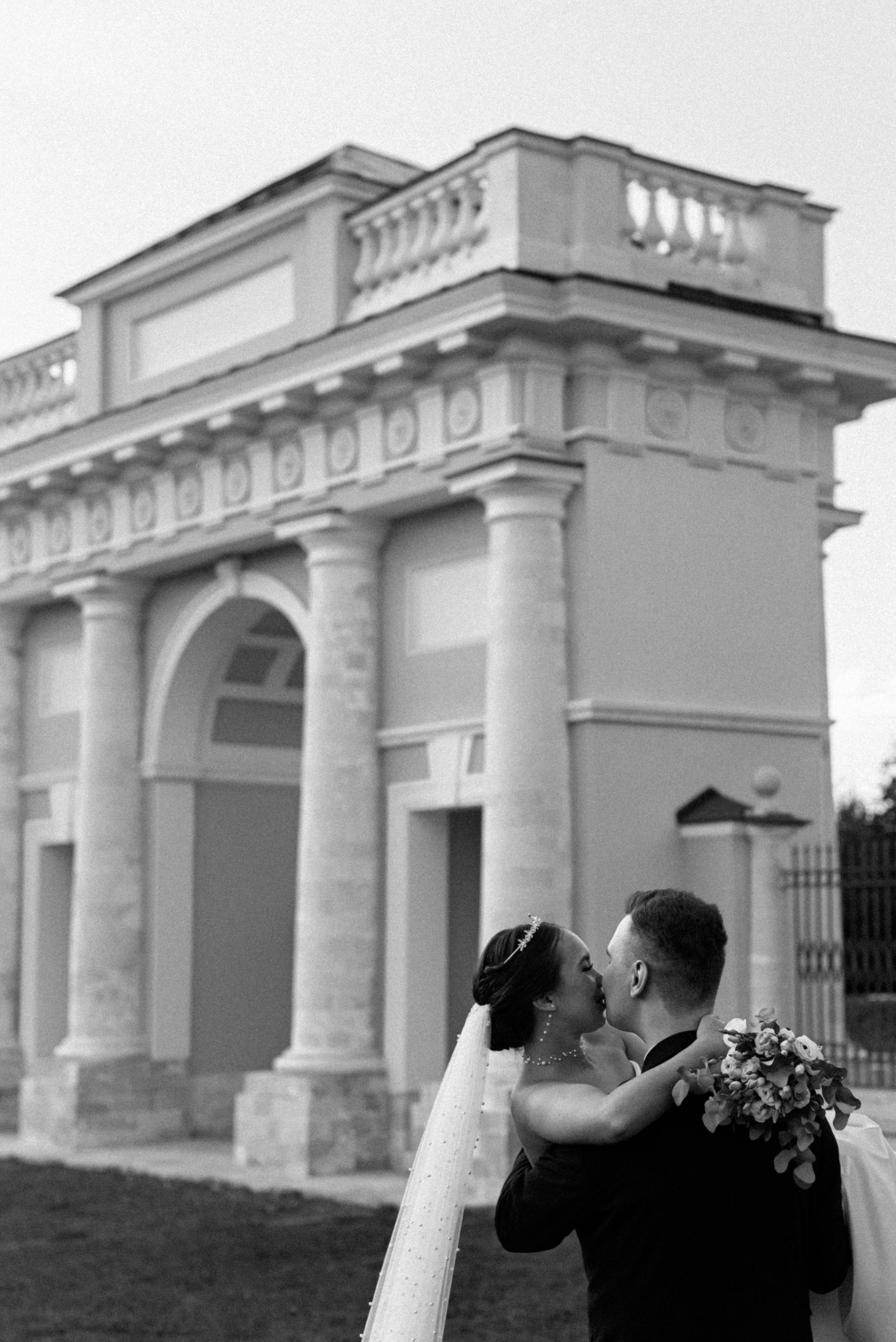 Свадебная фотосессия: свадьба в Южном Бутово и прогулка в Усадьбе Гребнево | Алёна Макеева. Свадебный и семейный фотограф в Москве и МО (Фрязино, Королёв, Коломна) Макеева Алёна