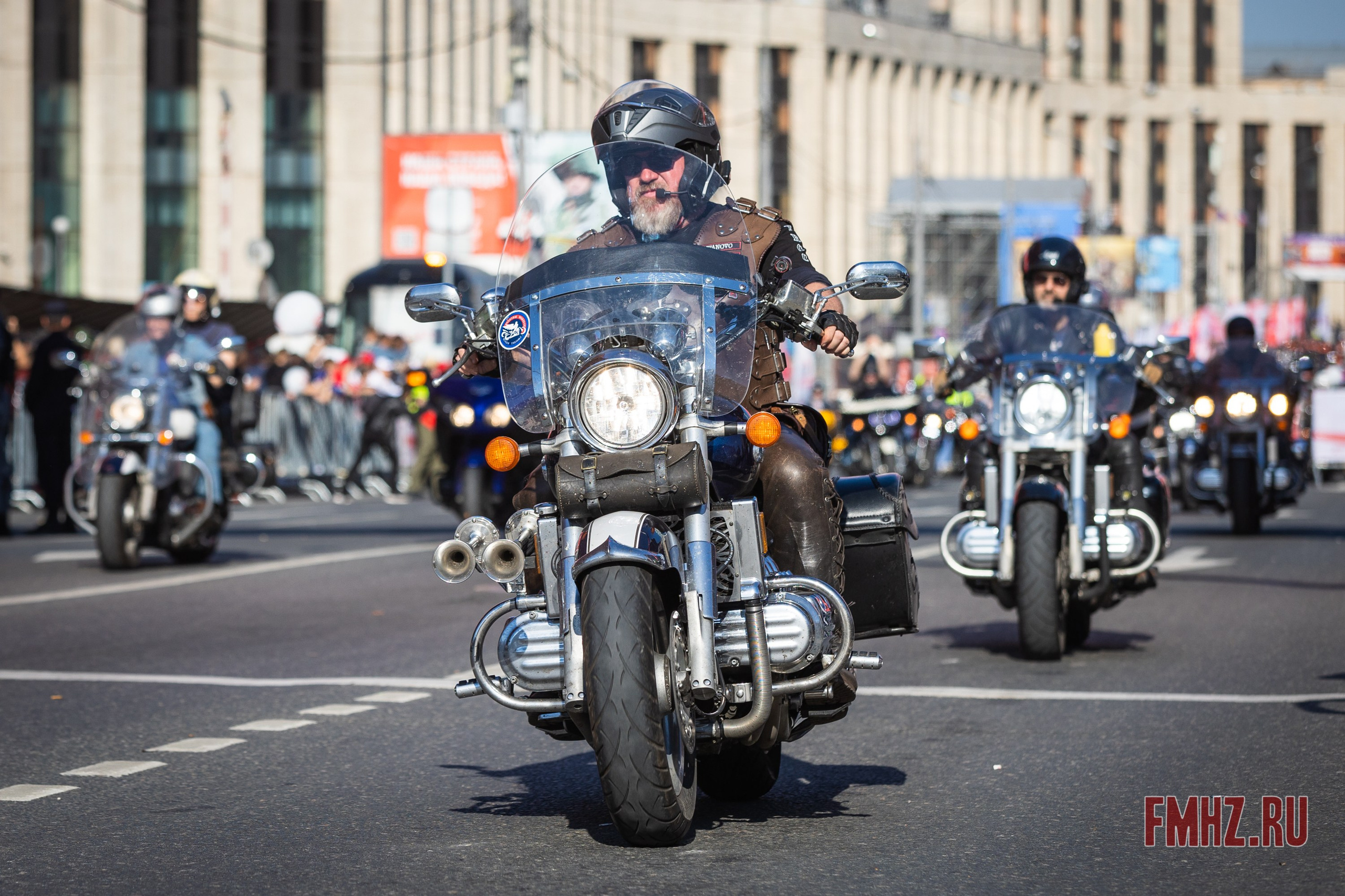 Закрытие Мотосезона 2023 на проспекте Академика Сахарова. Фотограф Владимир Охрименко