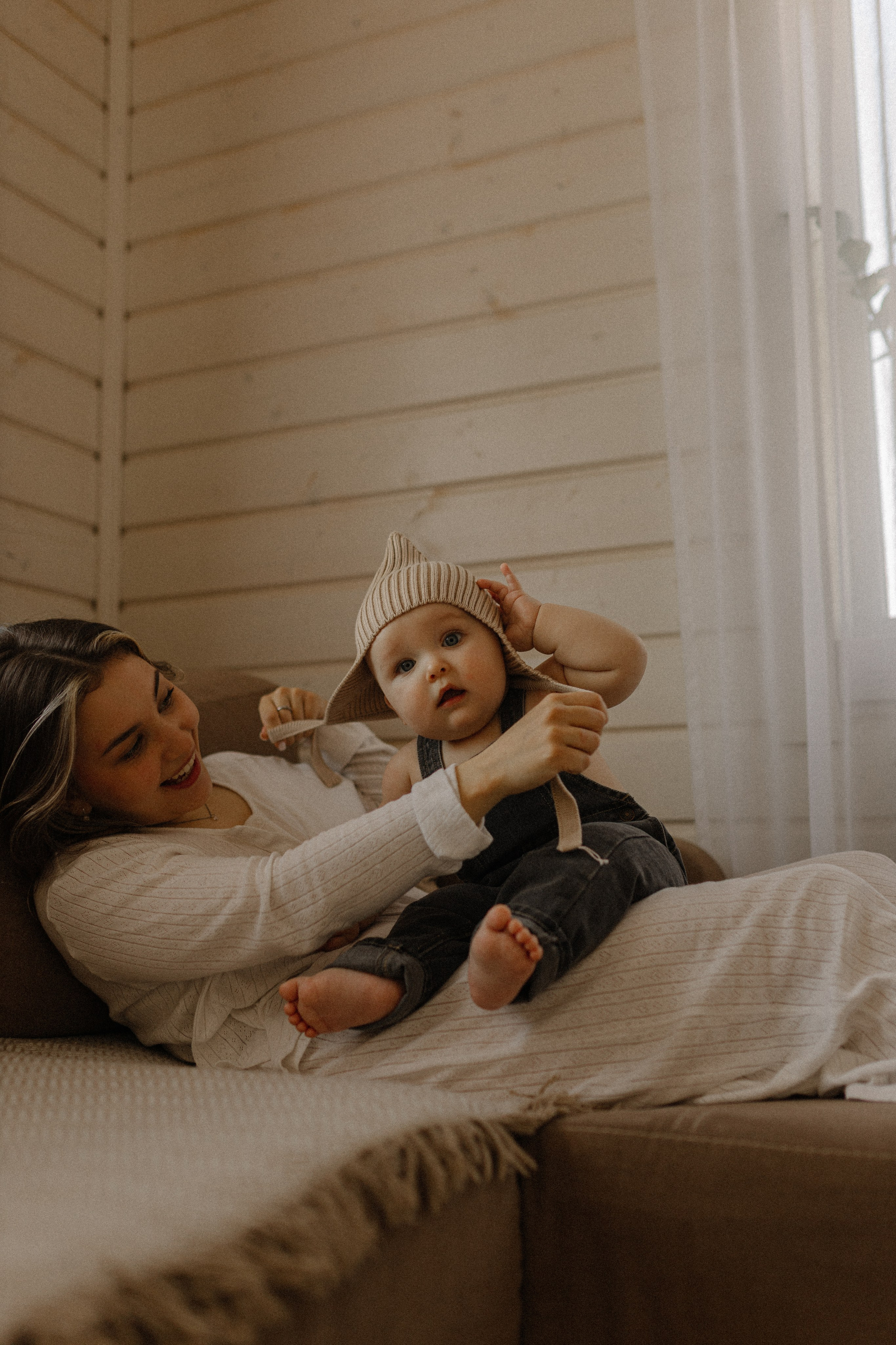 Яна и Тимофей. Домашняя съёмка. Семейный фотограф Тихвин, Санкт-Петербург и ЛО