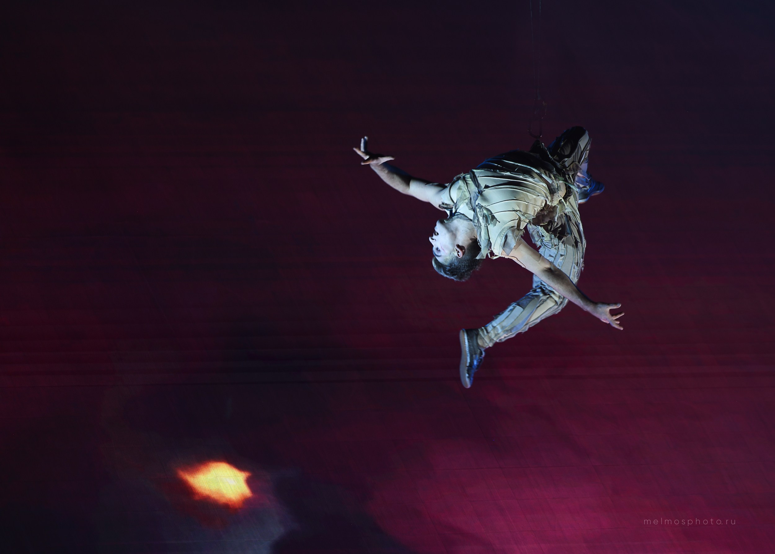 АНТИГРАВИТАЦИЯ. Репортажный, архитектурный, театральный и файн-арт фотограф Лена Мельникова в Москве