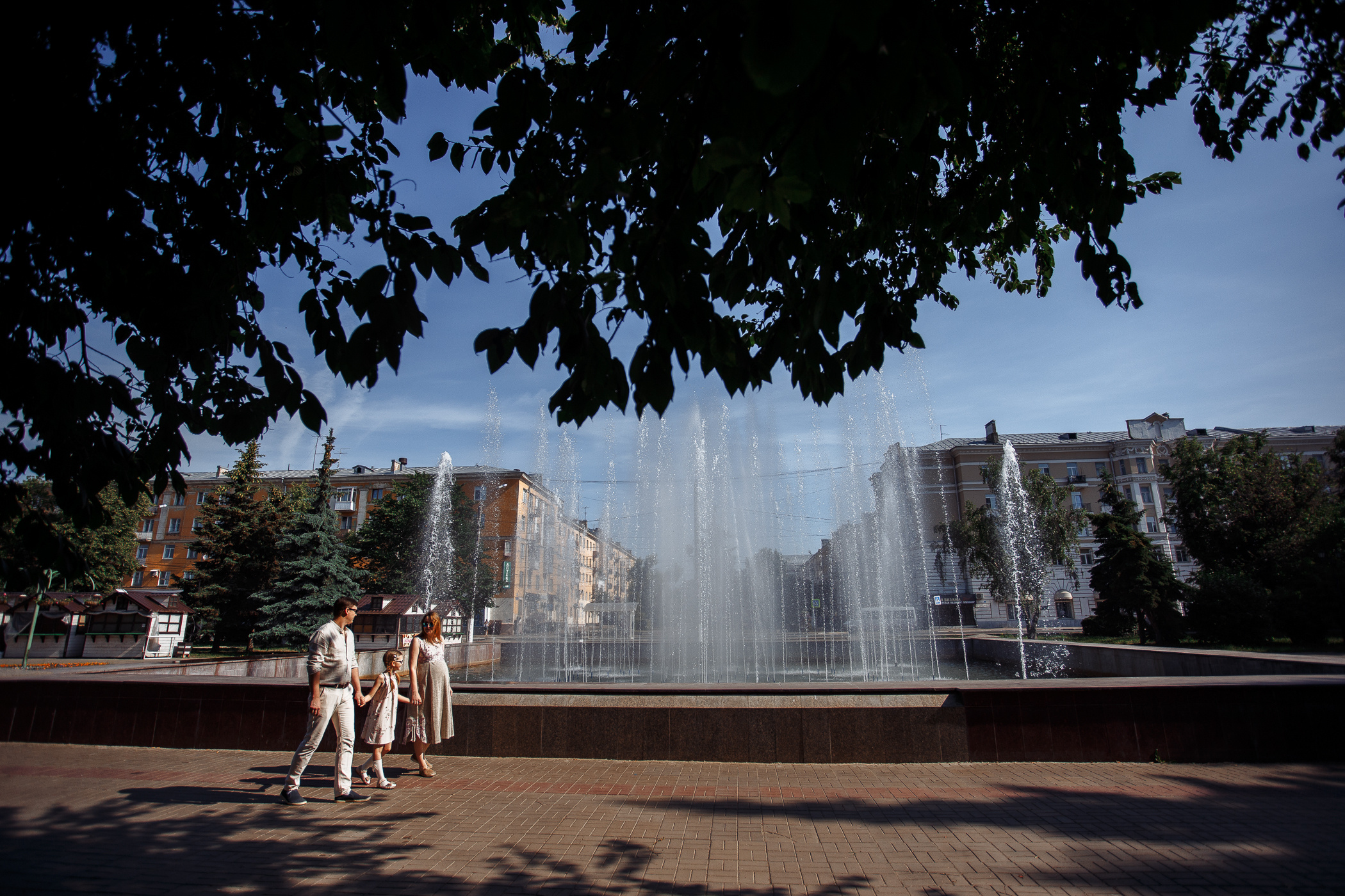 Семейная прогулка по городу. Свадебный и семейный фотограф в Твери, Москве, Санкт-Петербурге