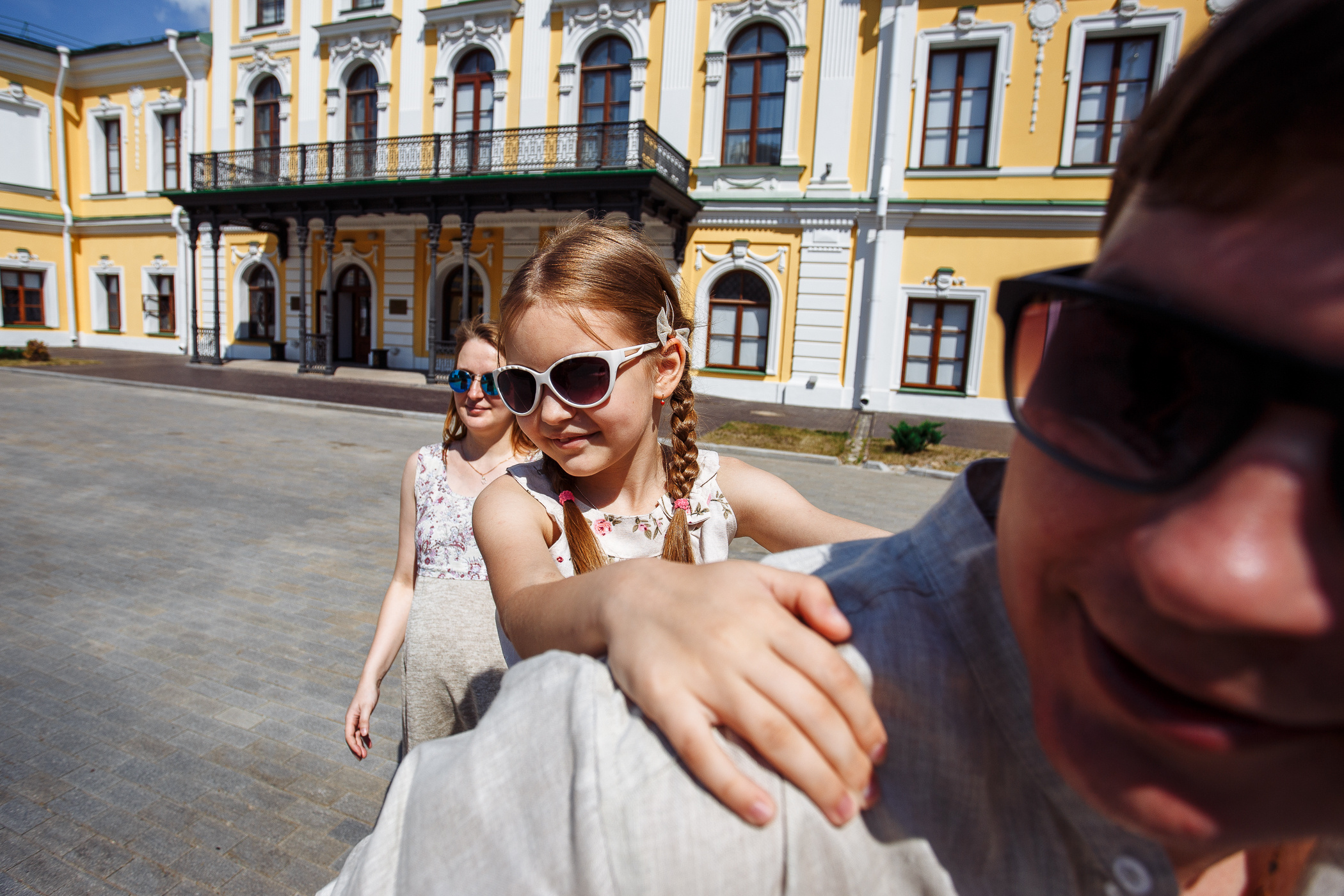 Семейная прогулка по городу. Свадебный и семейный фотограф в Твери, Москве, Санкт-Петербурге