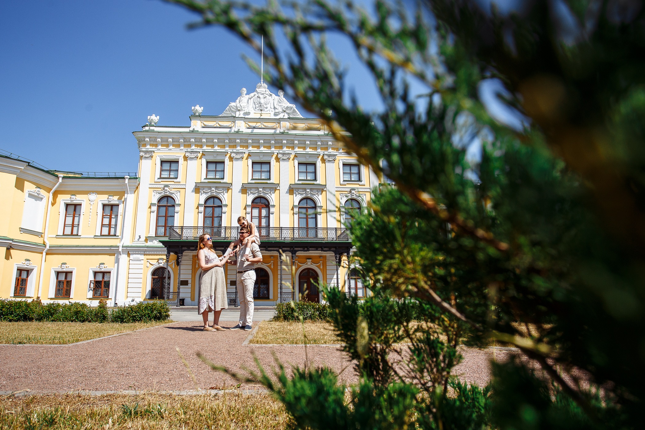 Семейная прогулка по городу. Свадебный и семейный фотограф в Твери, Москве, Санкт-Петербурге
