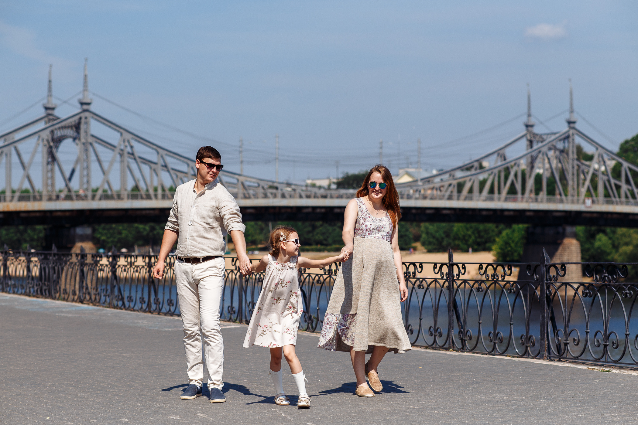 Семейная прогулка по городу. Свадебный и семейный фотограф в Твери, Москве, Санкт-Петербурге