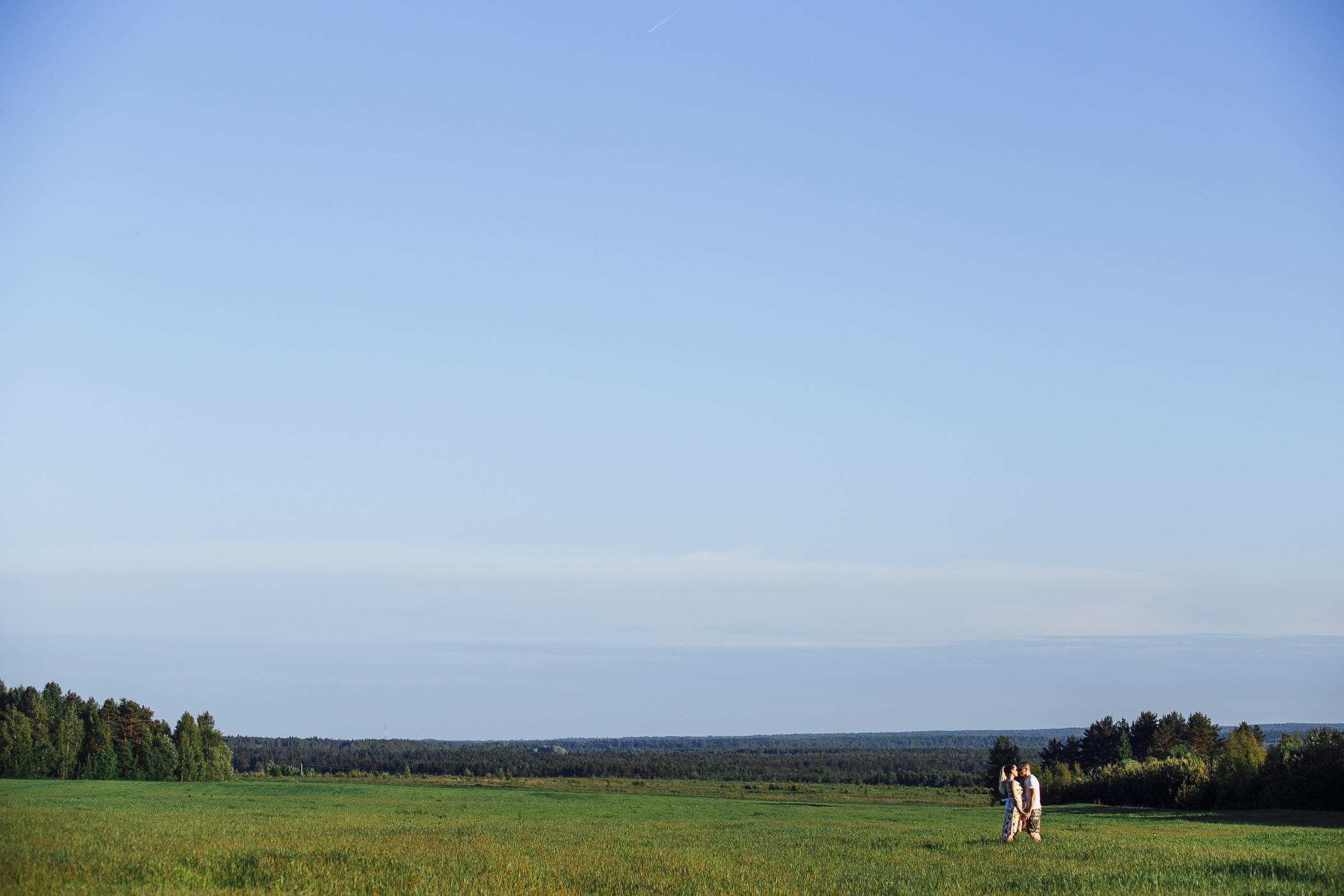 В поле. Свадебный и семейный фотограф в Твери, Москве, Санкт-Петербурге