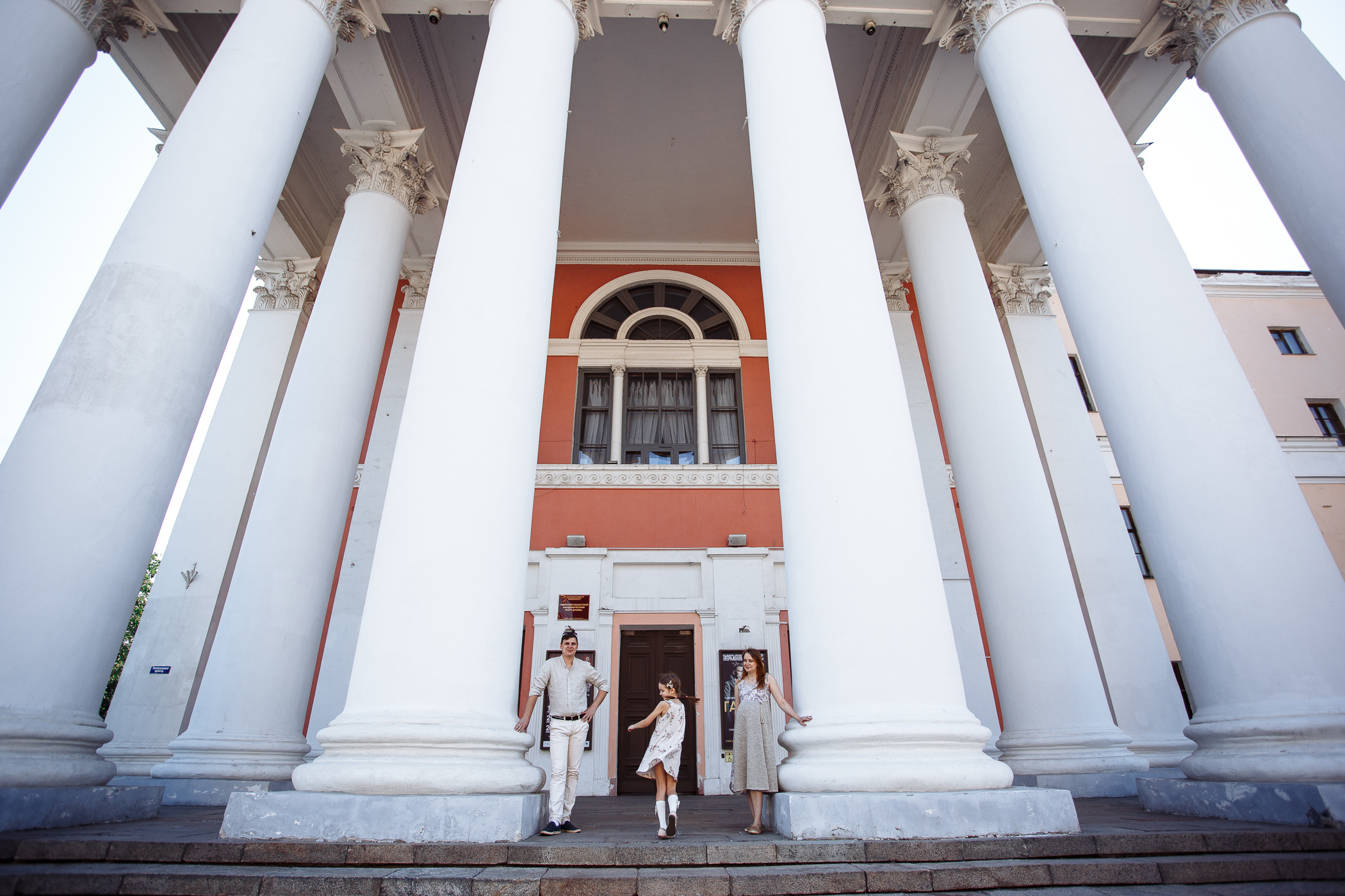 Семейная прогулка по городу. Свадебный и семейный фотограф в Твери, Москве, Санкт-Петербурге