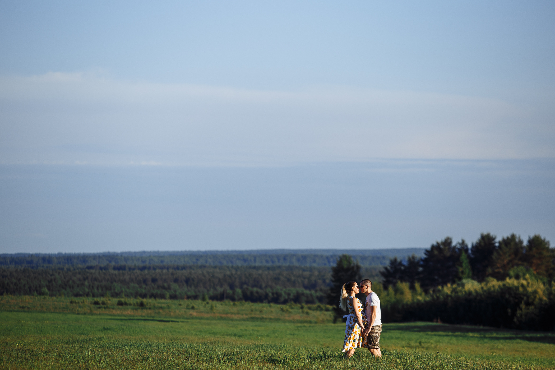 В поле. Свадебный и семейный фотограф в Твери, Москве, Санкт-Петербурге