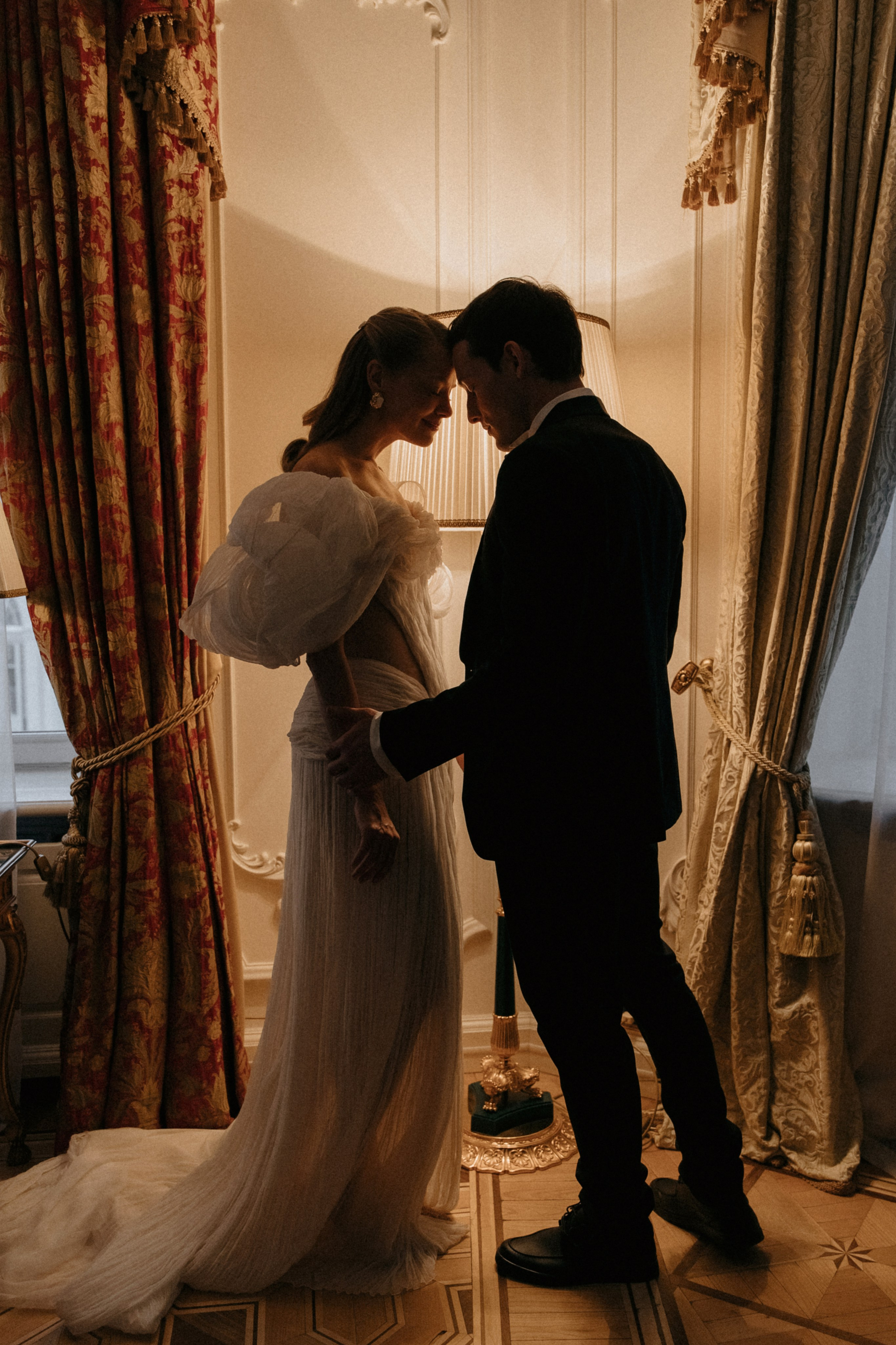 Свадебная фотосъемка в отеле Савой. Свадебный фотограф Москва