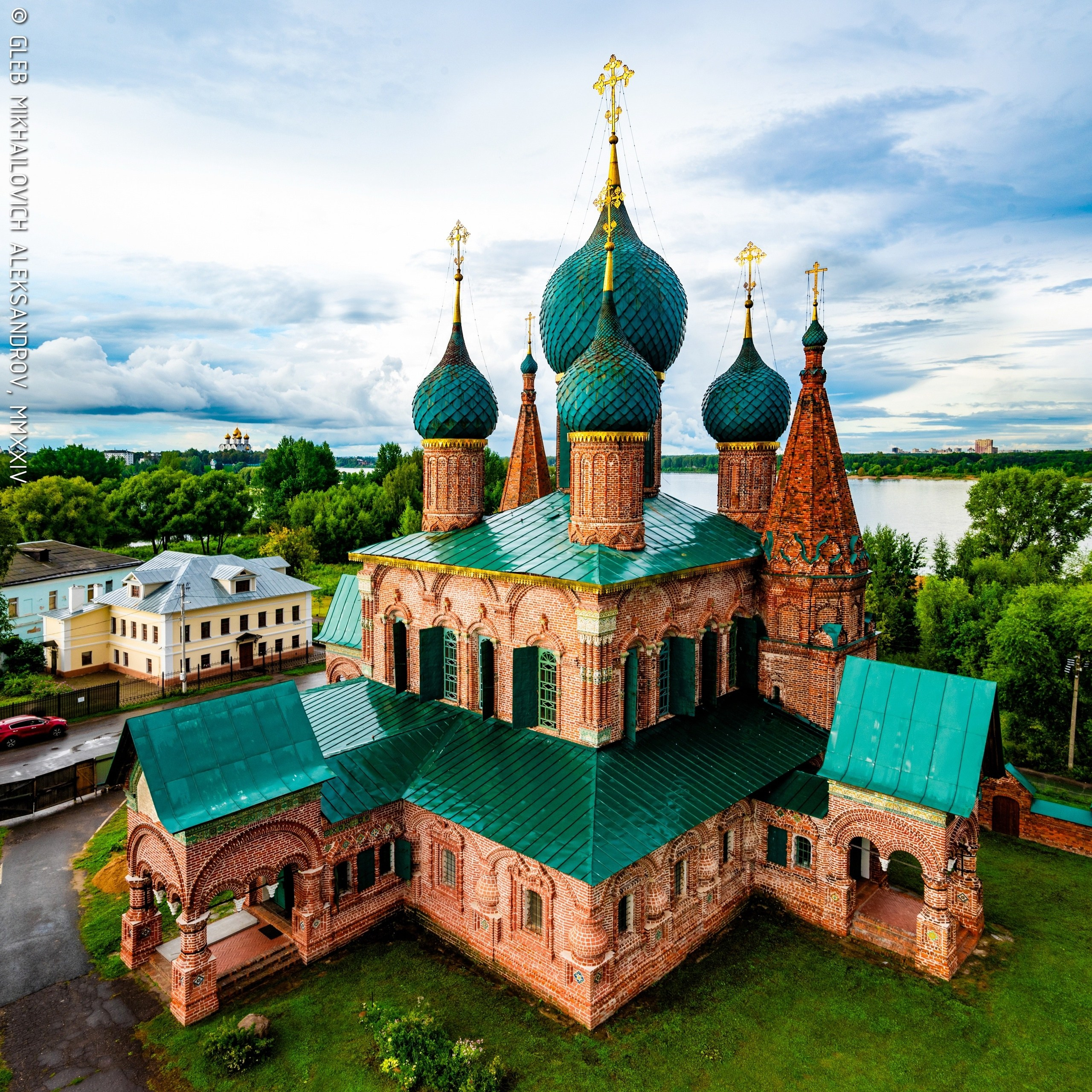 Культовые сооружения (Соборы, церкви, часовни). Зодчество