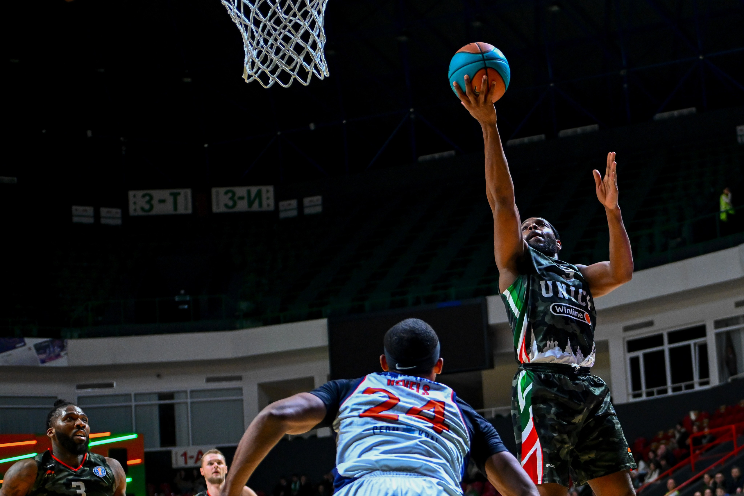 Баскетбольный фотограф. Спортивный и репортажный фотограф в Казани Вячеслав Сатонин