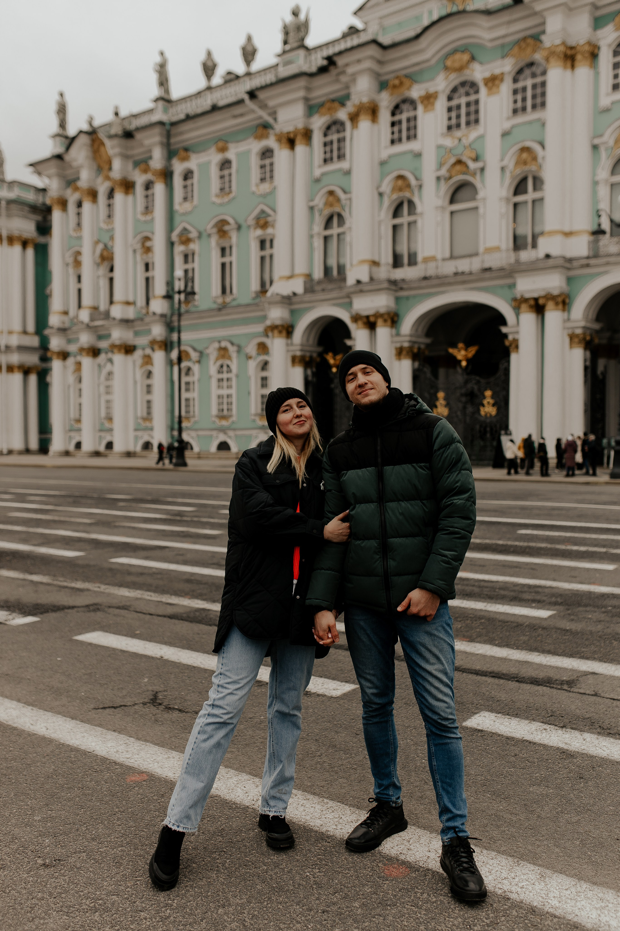 Поцелуй у Эрмитажа. Фотограф в Санкт-Петербурге Лиза Семченкова