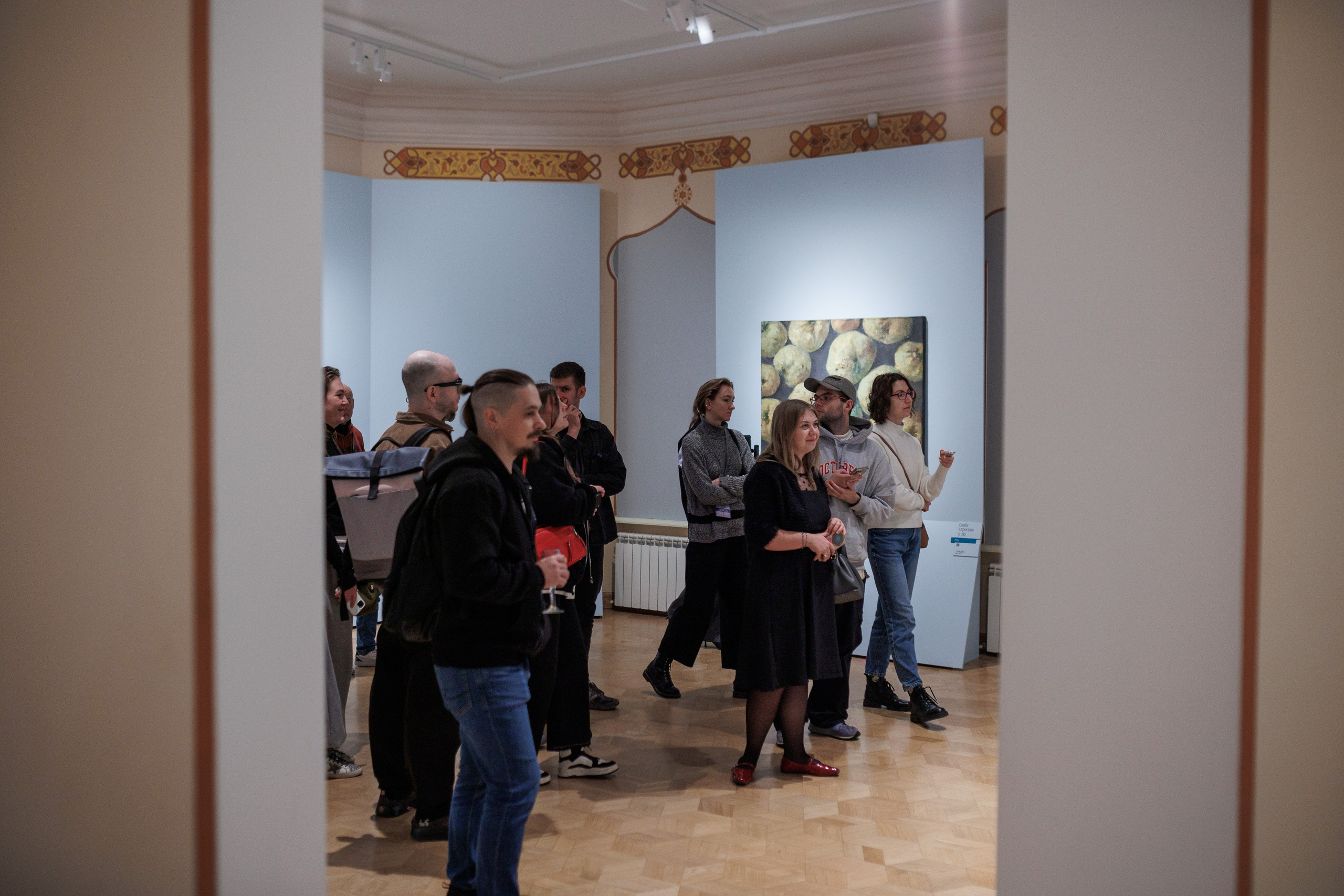 Открытие экспозиции «Путевые заметки. Привал». Фотограф городских и семейных событий Артем Карпухин