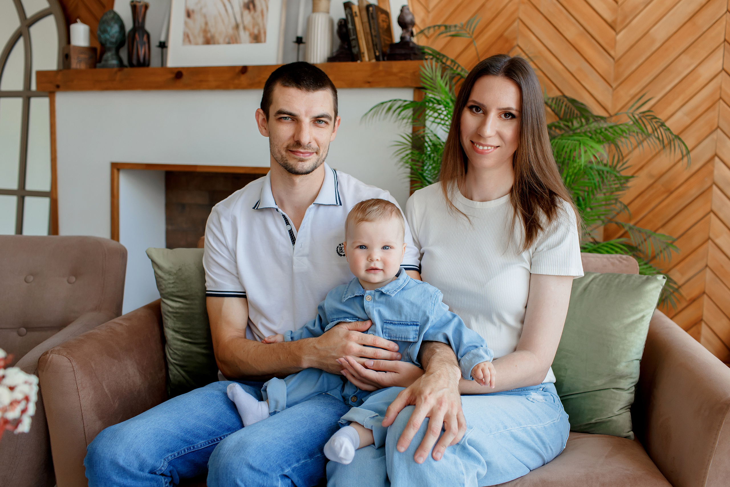 Лизонька с семьёй, зал Николь. Детский и семейный фотограф в Пензе Лена бешенова