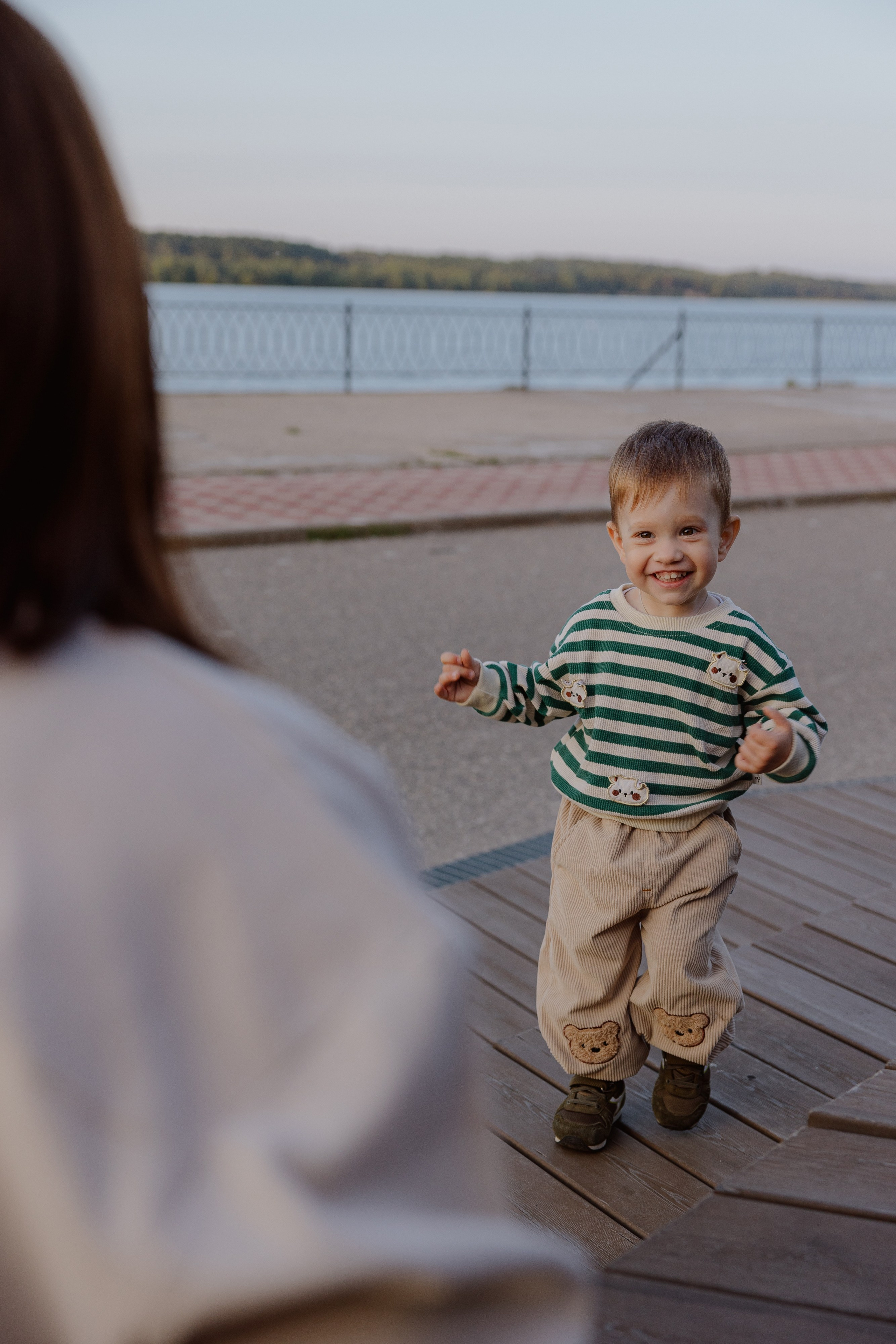 Семейная прогулка на бульваре в Кинешме. Артем Розанов фотограф в Иванове фотограф в Кинешме