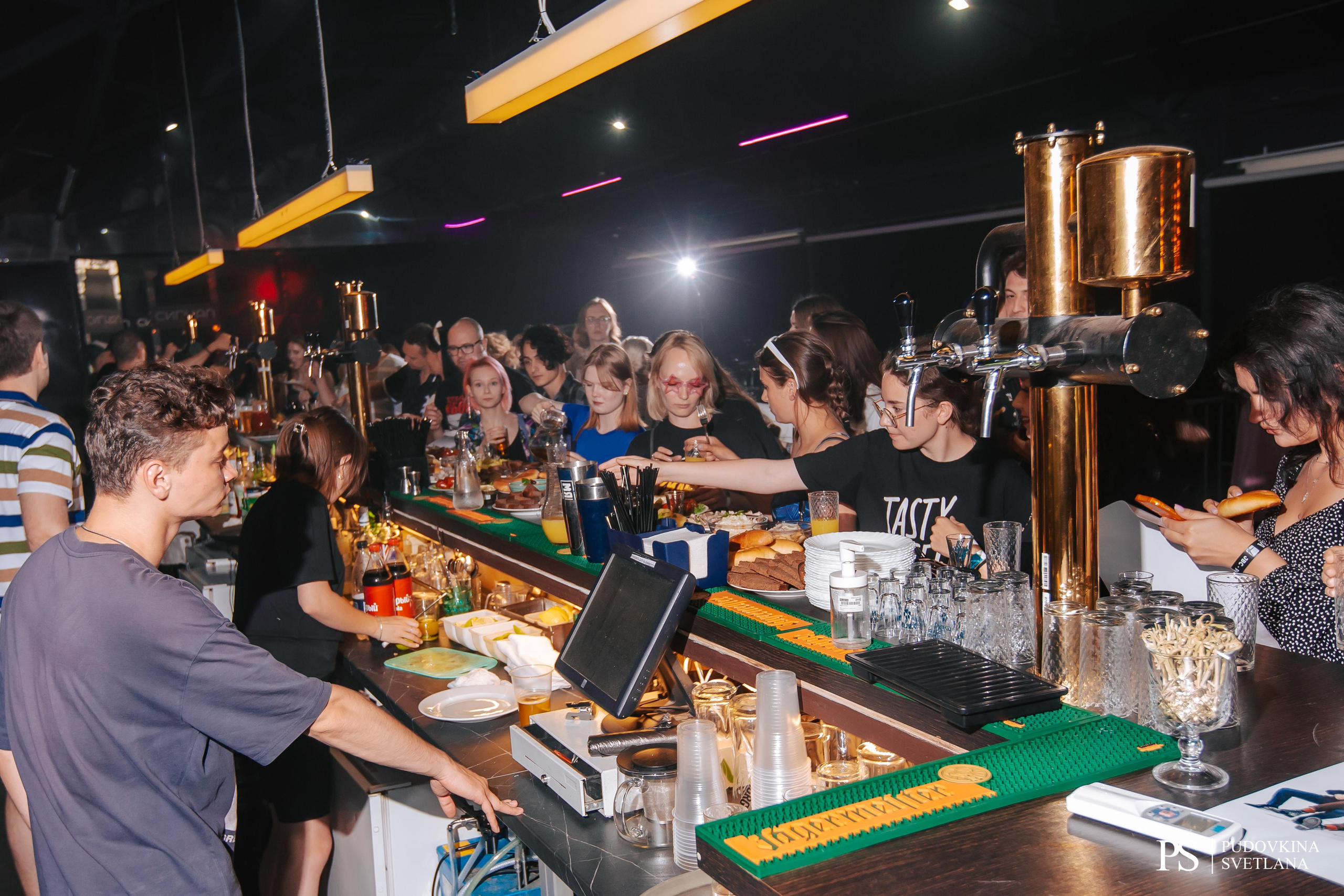 The Hatters. Застолье. Фотограф Тольятти Светлана Пудовкина