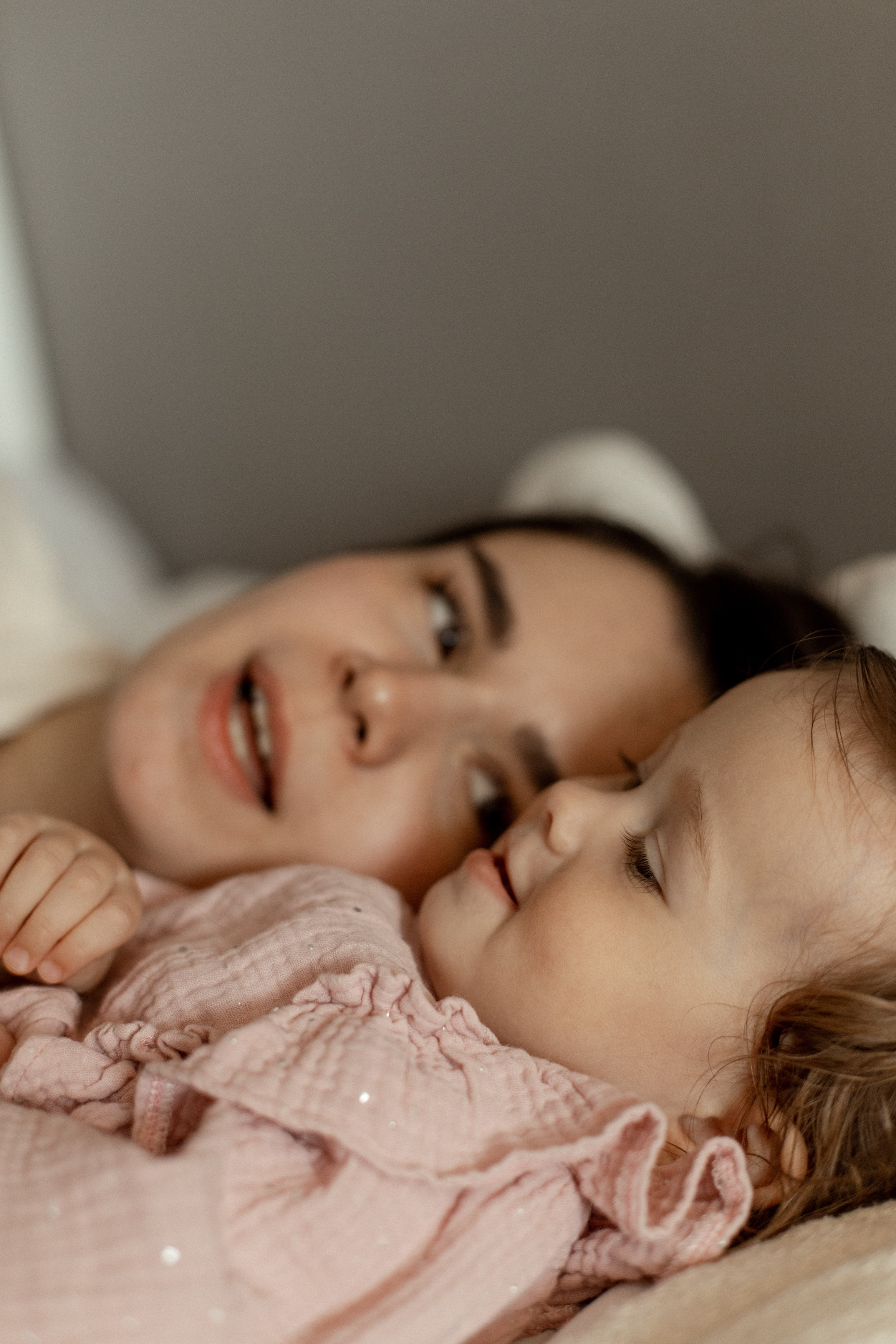 Домашняя фотосессия мама и дочка. Семейный фотограф Челябинск