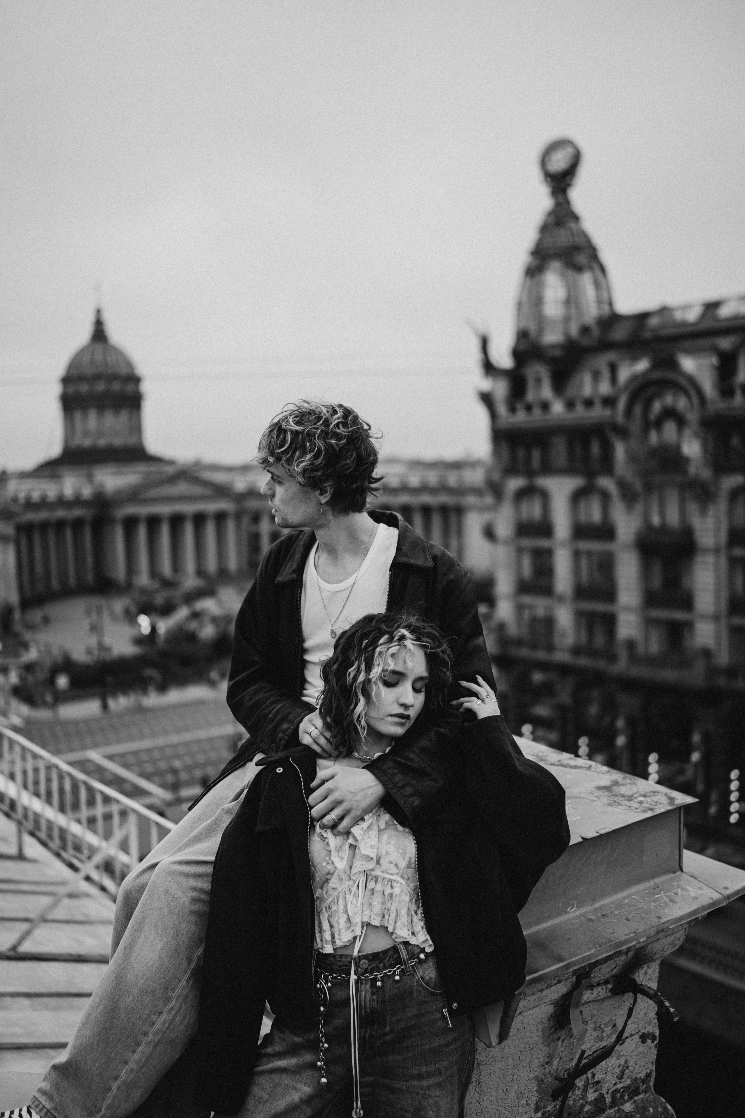 Фотосессия на крыше. парная съемка на крыше. Фотосессия лавстори СПб. Федосова Елизавета - свадебный фотограф СПб. 