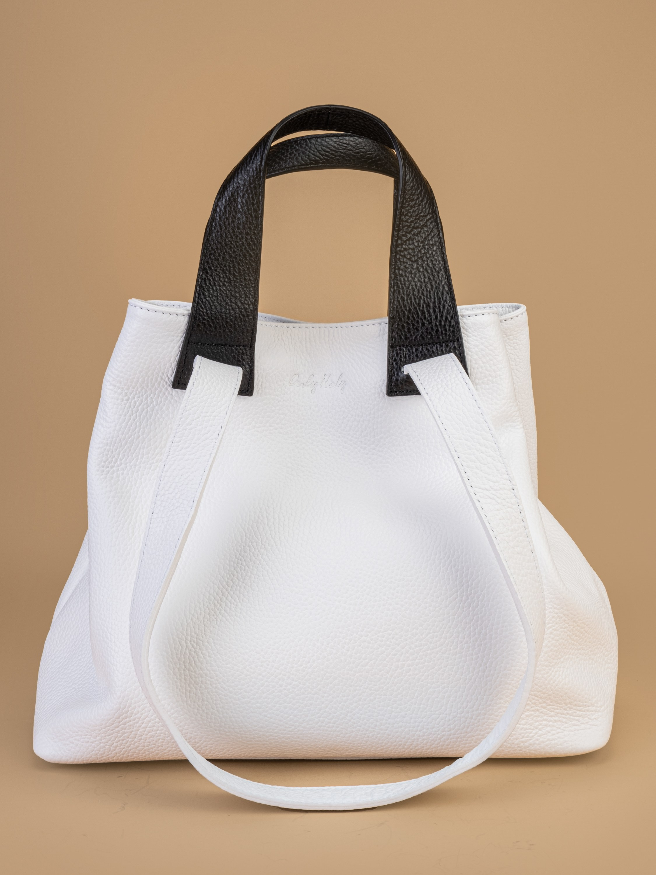 Предметная съёмка для маркетплейсов | Сумки. Предметный фотограф в Симферополе Антон Катунин