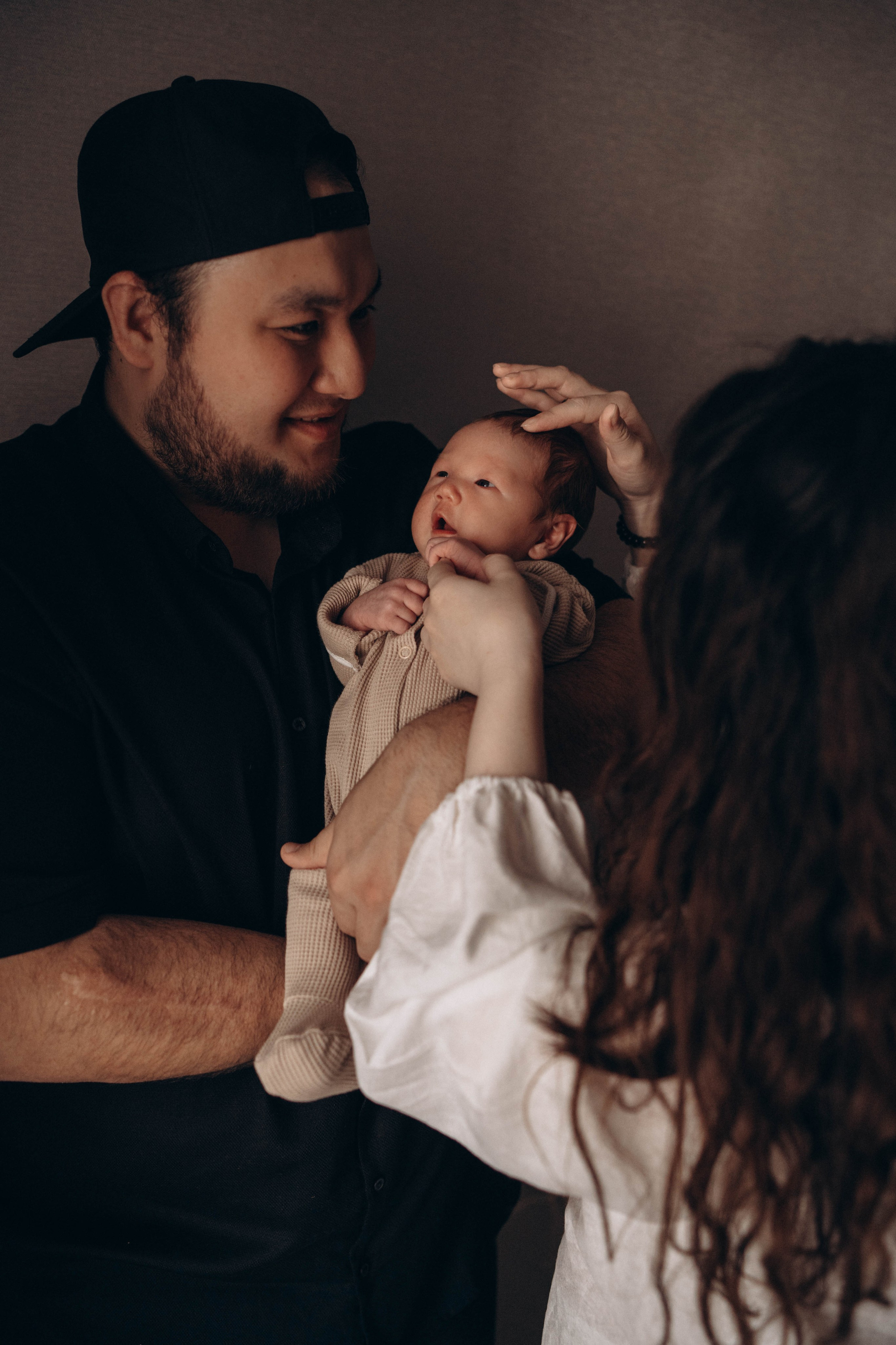 Рустам Айнаш Амир (newborn). Надежда Виховская — семейный фотограф в Астане