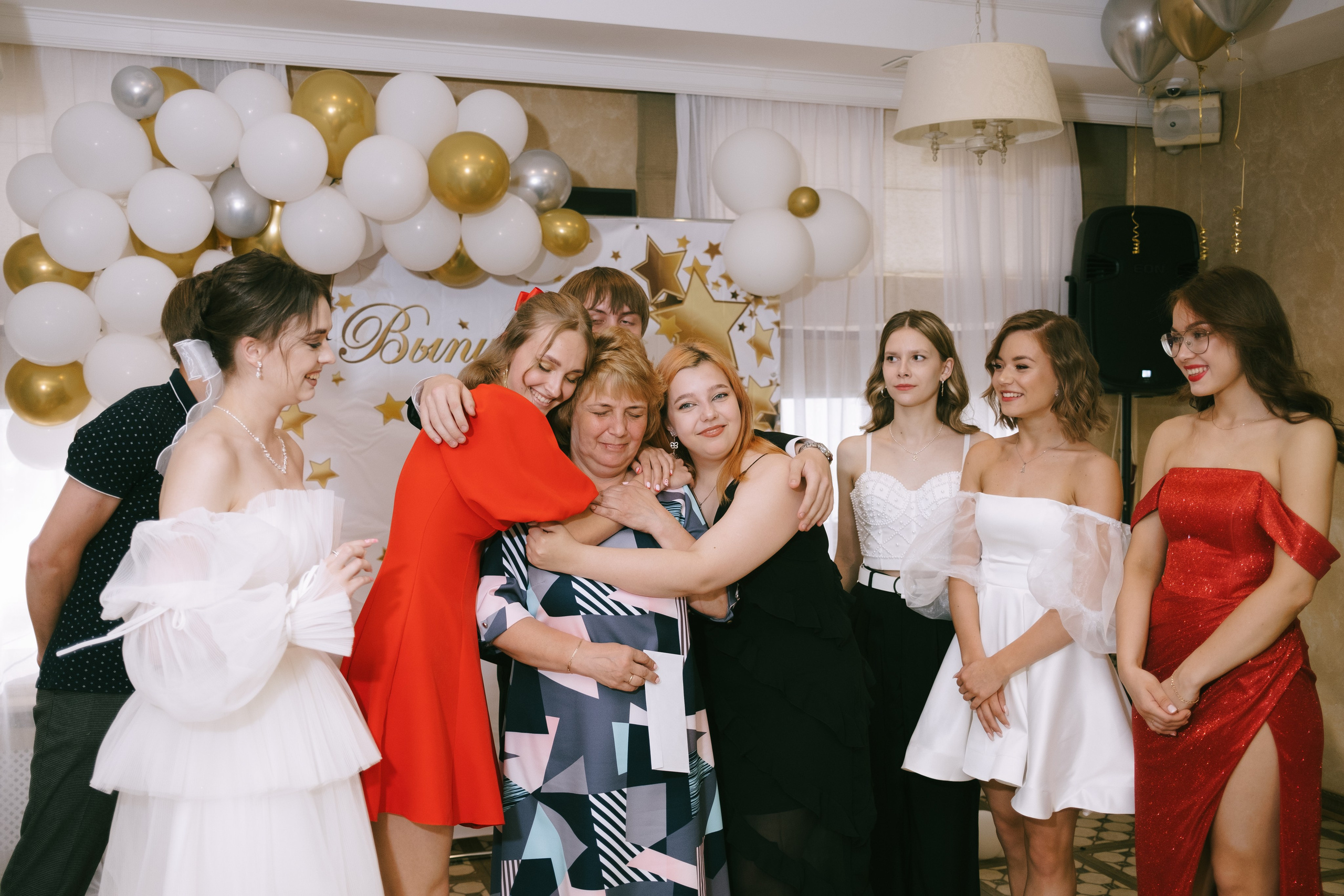 Выпускной школа 33. Свадебный и репортажной фотограф Денис Ожигин в Краснодаре и Краснодарском крае