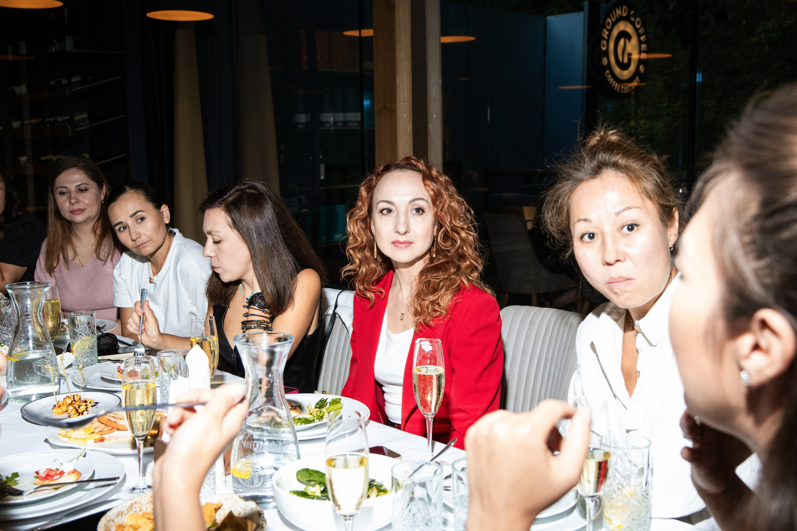 Couch. Свадебный и студийный фотограф в Алматы Ильяс Кырбаев