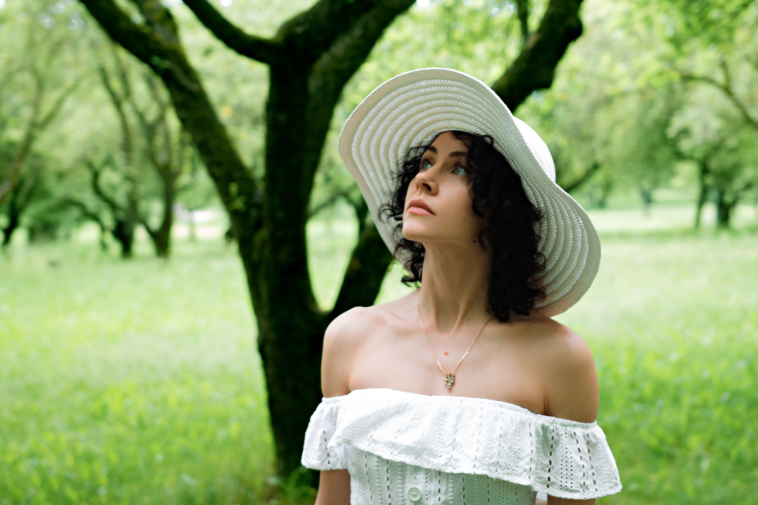 Фотосессия в белом платье Лошицкий парк Минск