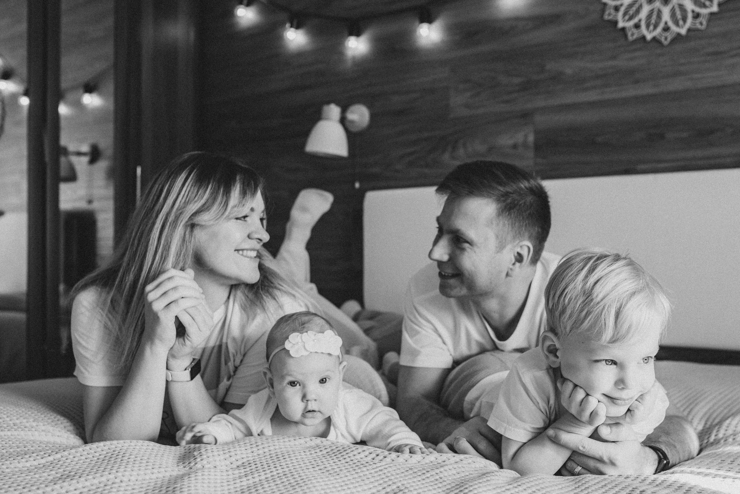 Катя, Денис и малыши. Семейный и домашний фотограф в Москве и МО Королева Валерия