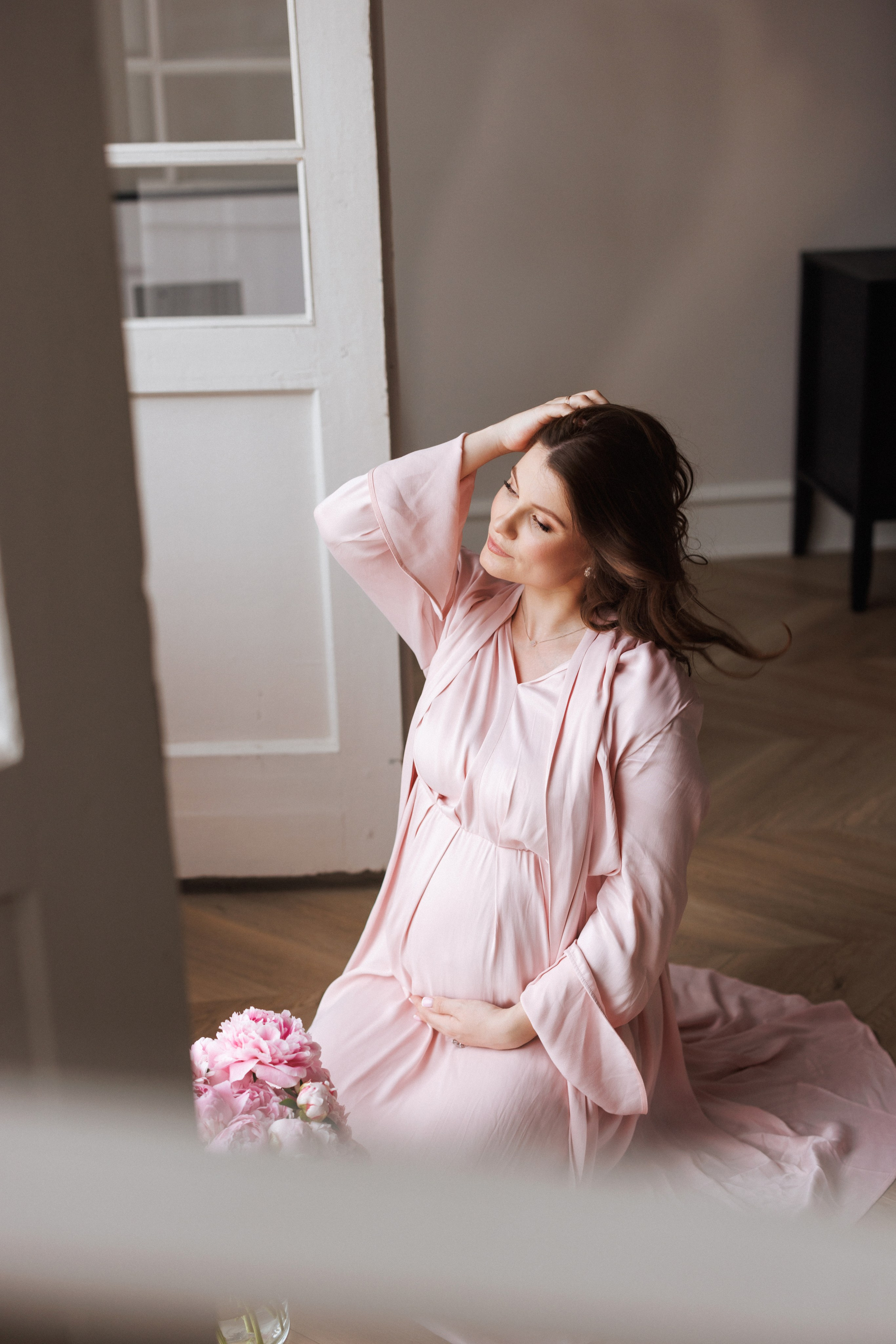 Семейная фотосессия для мамы и дочки в фотостудии «Париж», город Краснодар. Семейный и детский фотограф в Краснодаре Анна Трашкова