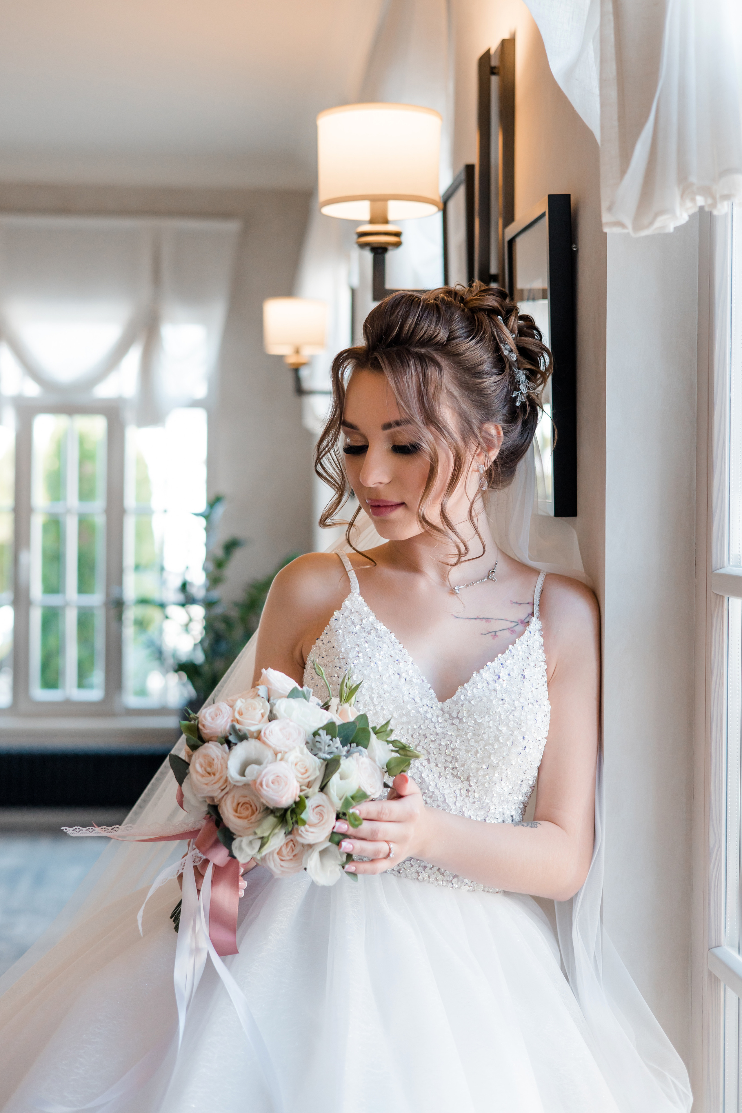 жених и невеста, свадьба в Краснодаре, свадебное платье, видеограф на свадьбу, фотограф на свадьбу