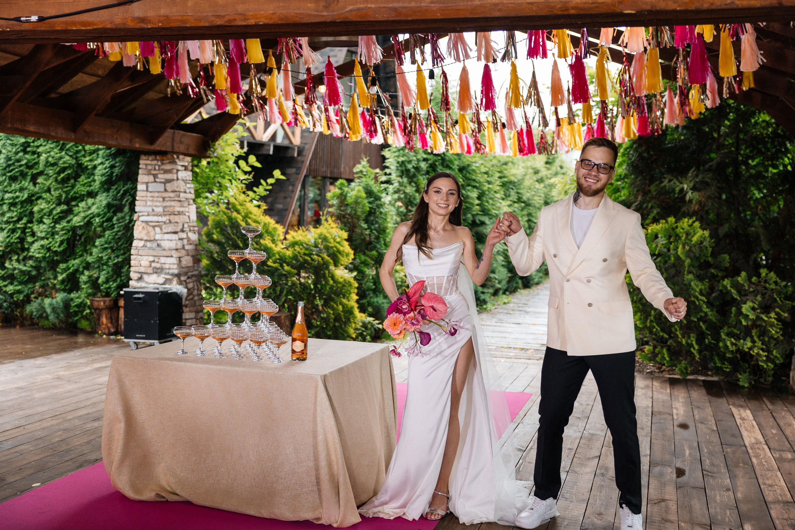 Свадебная съемка в Москве — Профессиональный свадебный фотограф для вашей свадьбы, фото и видео услуги. Фотограф Аделина Raw