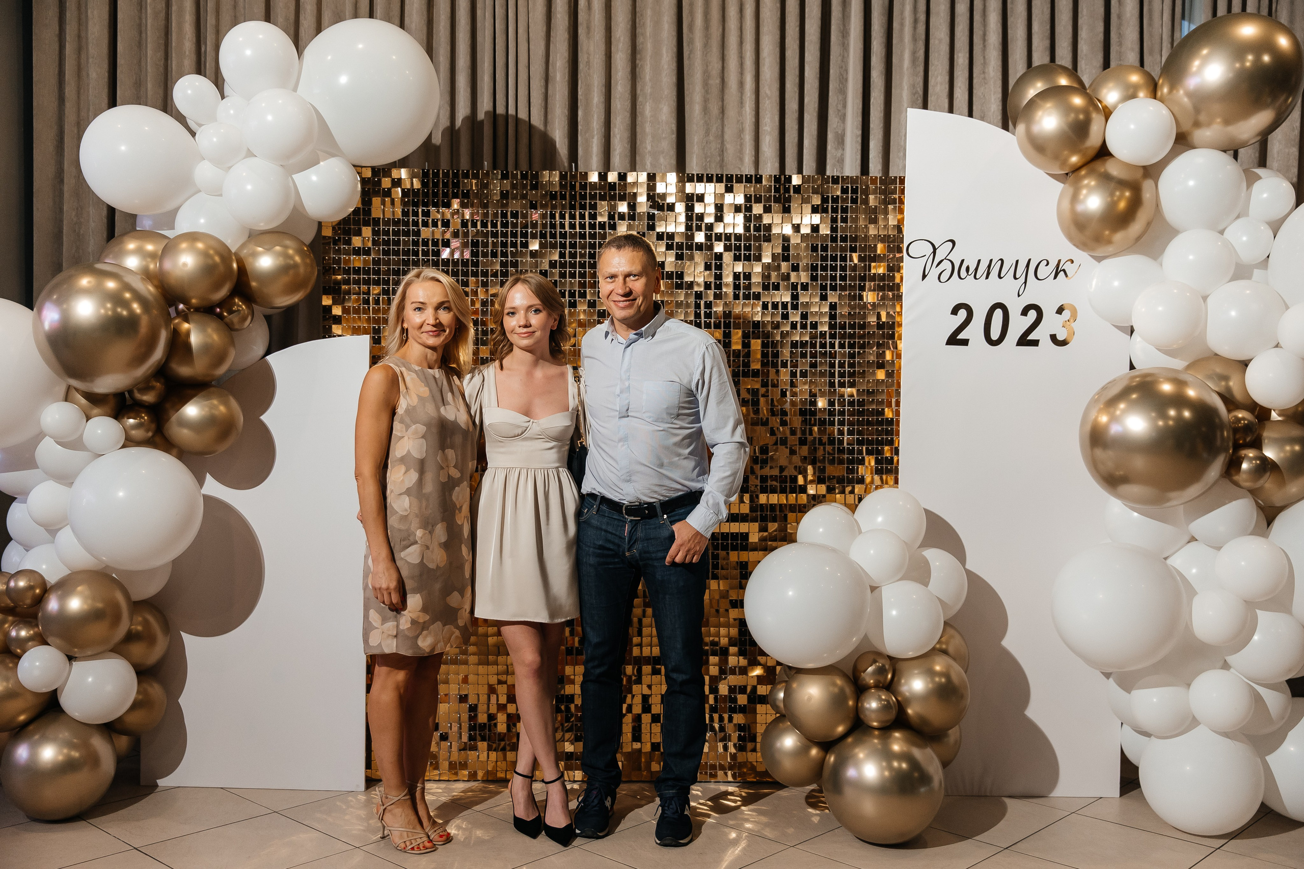 2023-06-23 Выпускной МБОУ СОШ № 10. Фотограф в Красноярске