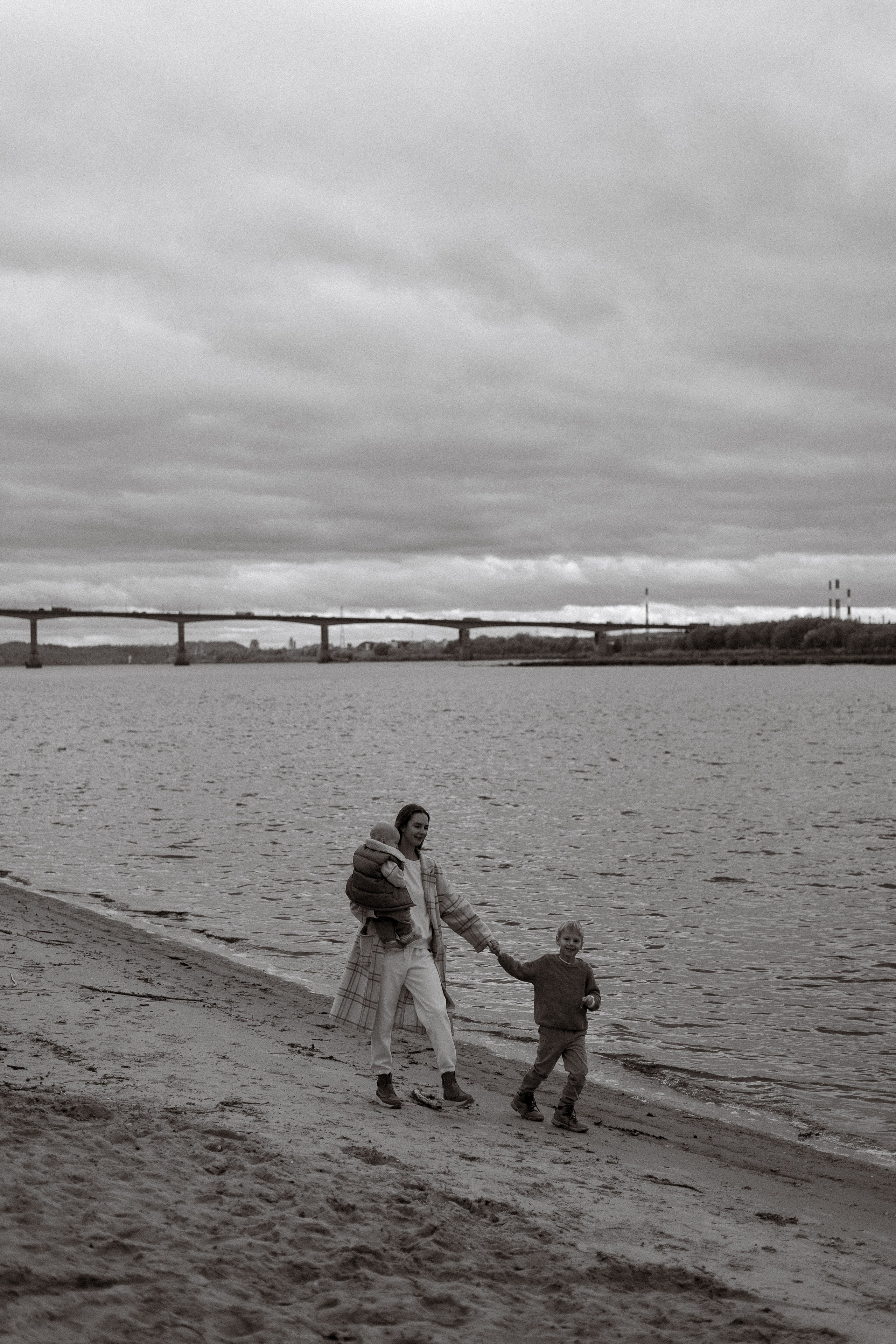 Прогулка у реки. Свадебный и семейный фотограф Ксения Маллер