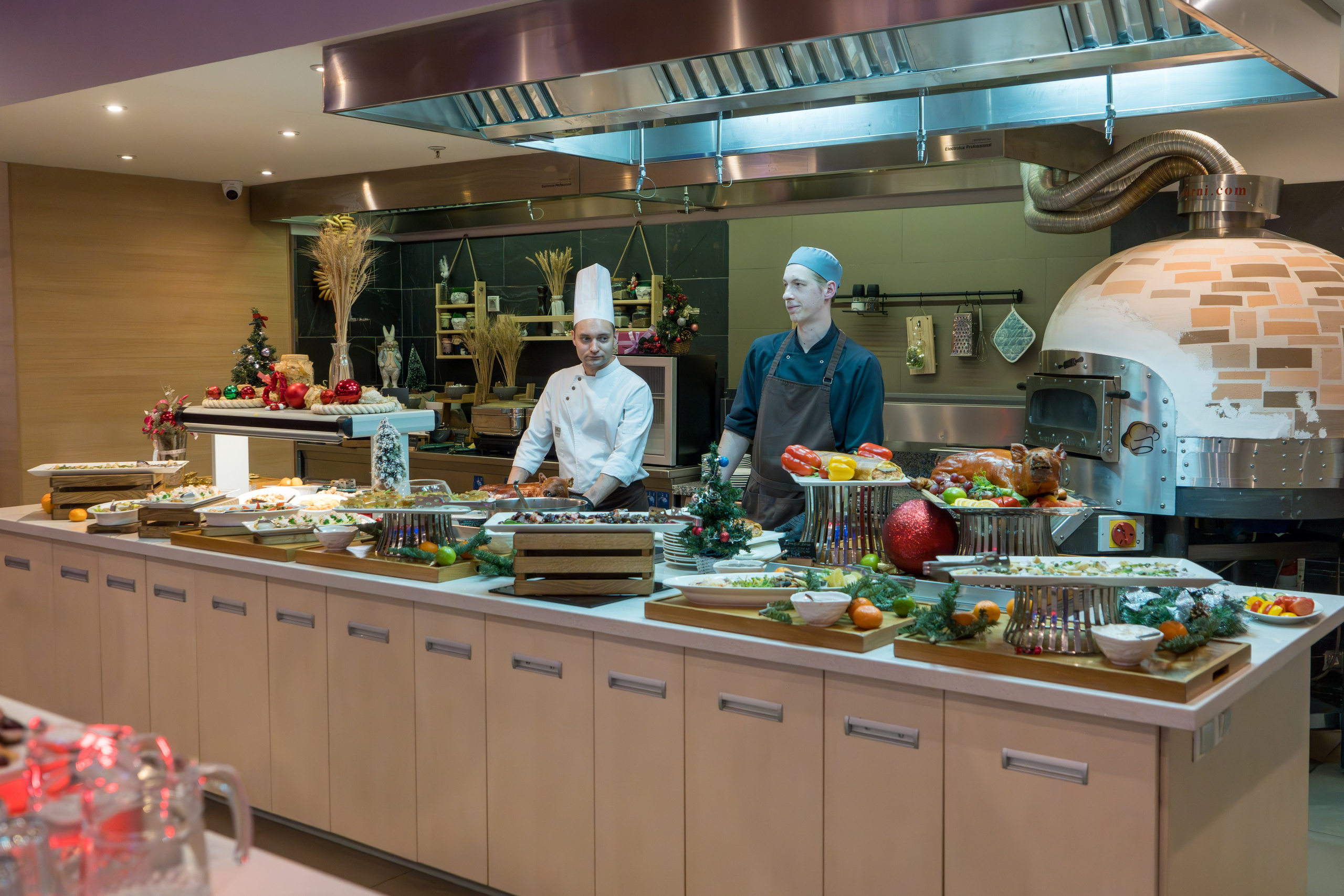 Новый год 2024 в ресторане Эрбелия. Репортажный фотограф в Красной Поляне и Сочи Павлюченко Екатерина