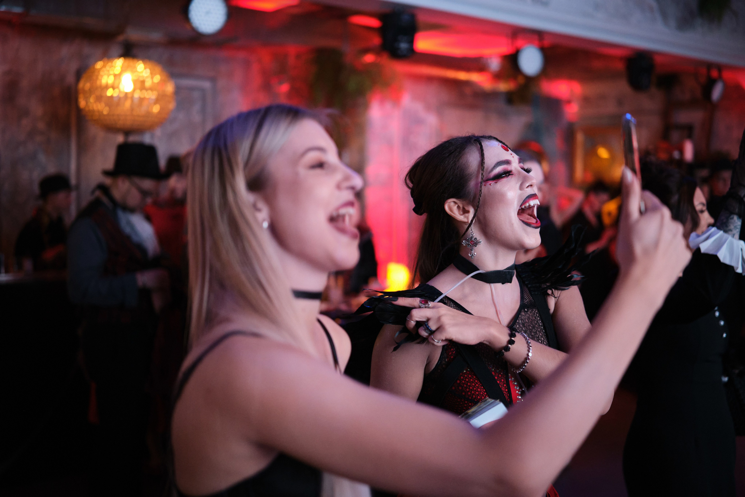 Бал вампиров в гастропабе Особняк. Репортажный фотограф Дмитрий Литвинский. Минск, Беларусь, мир