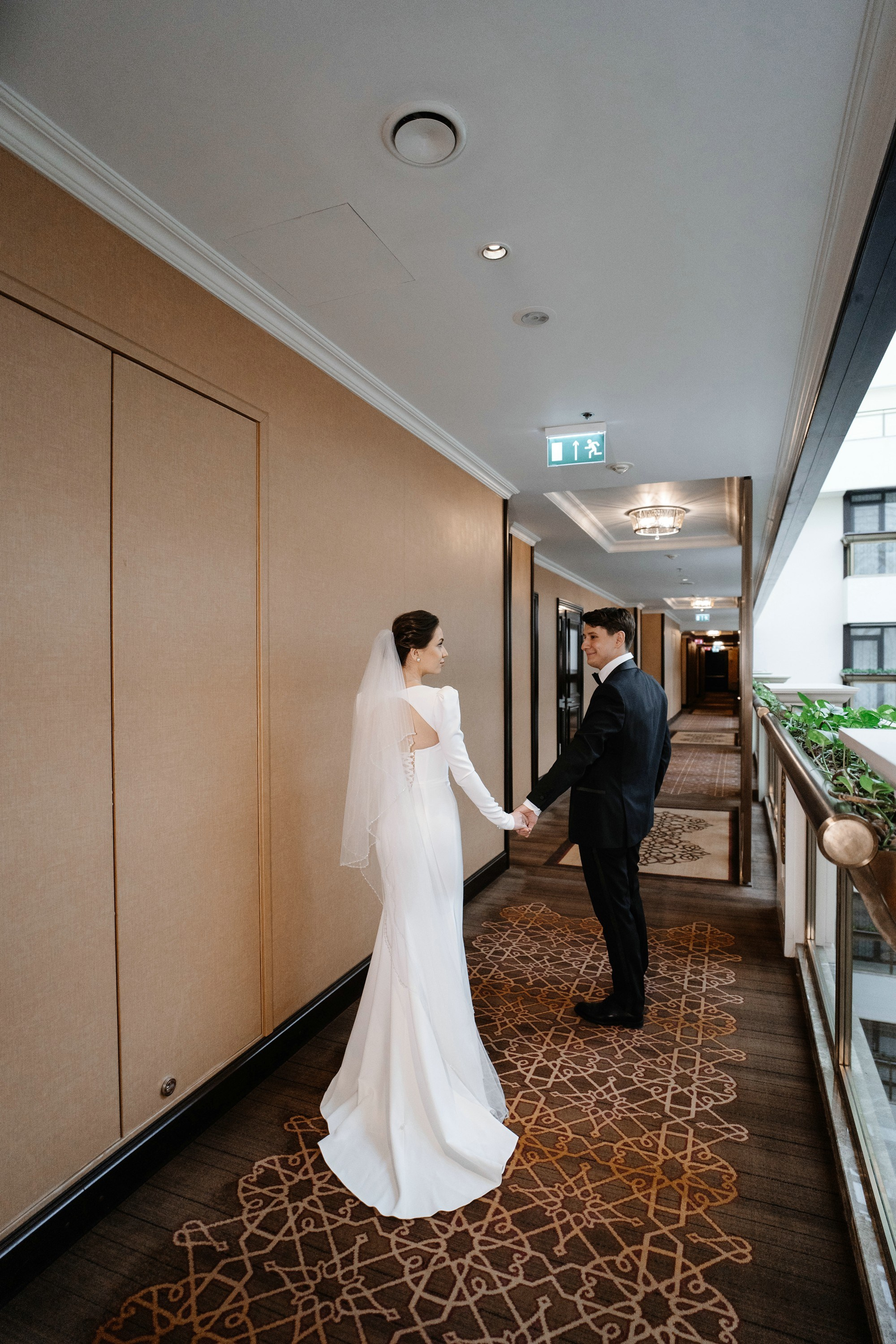 Фотосессия свадьбы в Lotte Plaza. Свадебный и семейный фотограф в Москве Светлана Зоткина